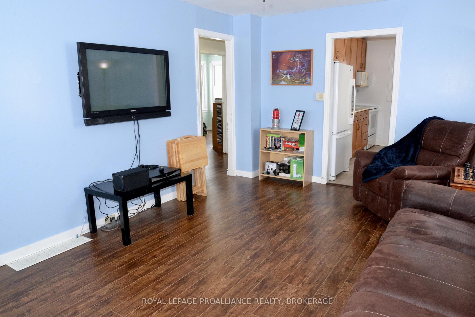 66 Fergus Street photo 9