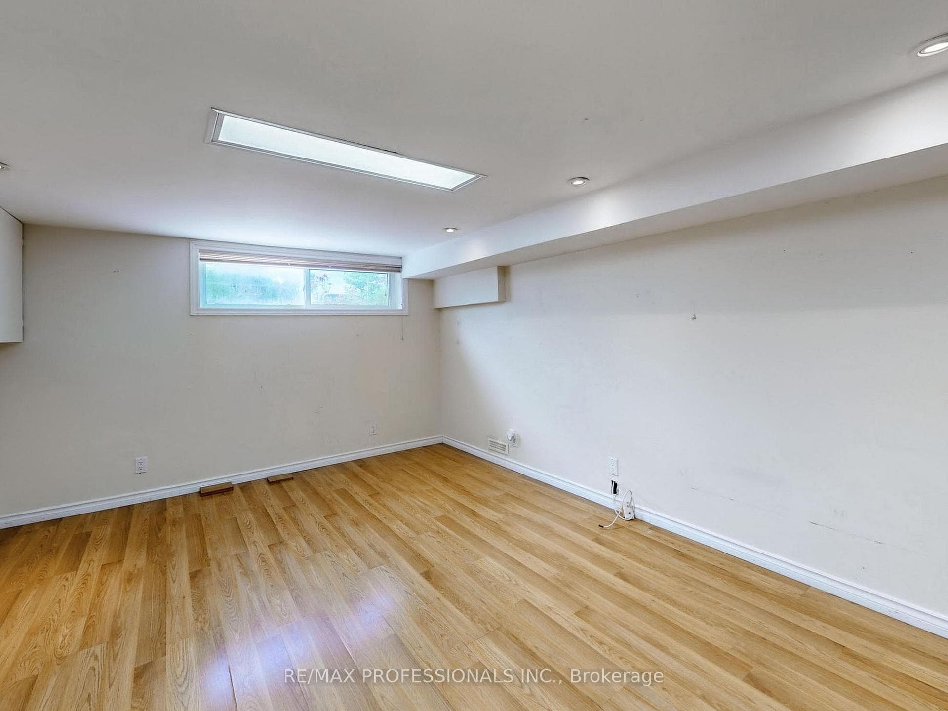 44 Bailey Crescent photo 17