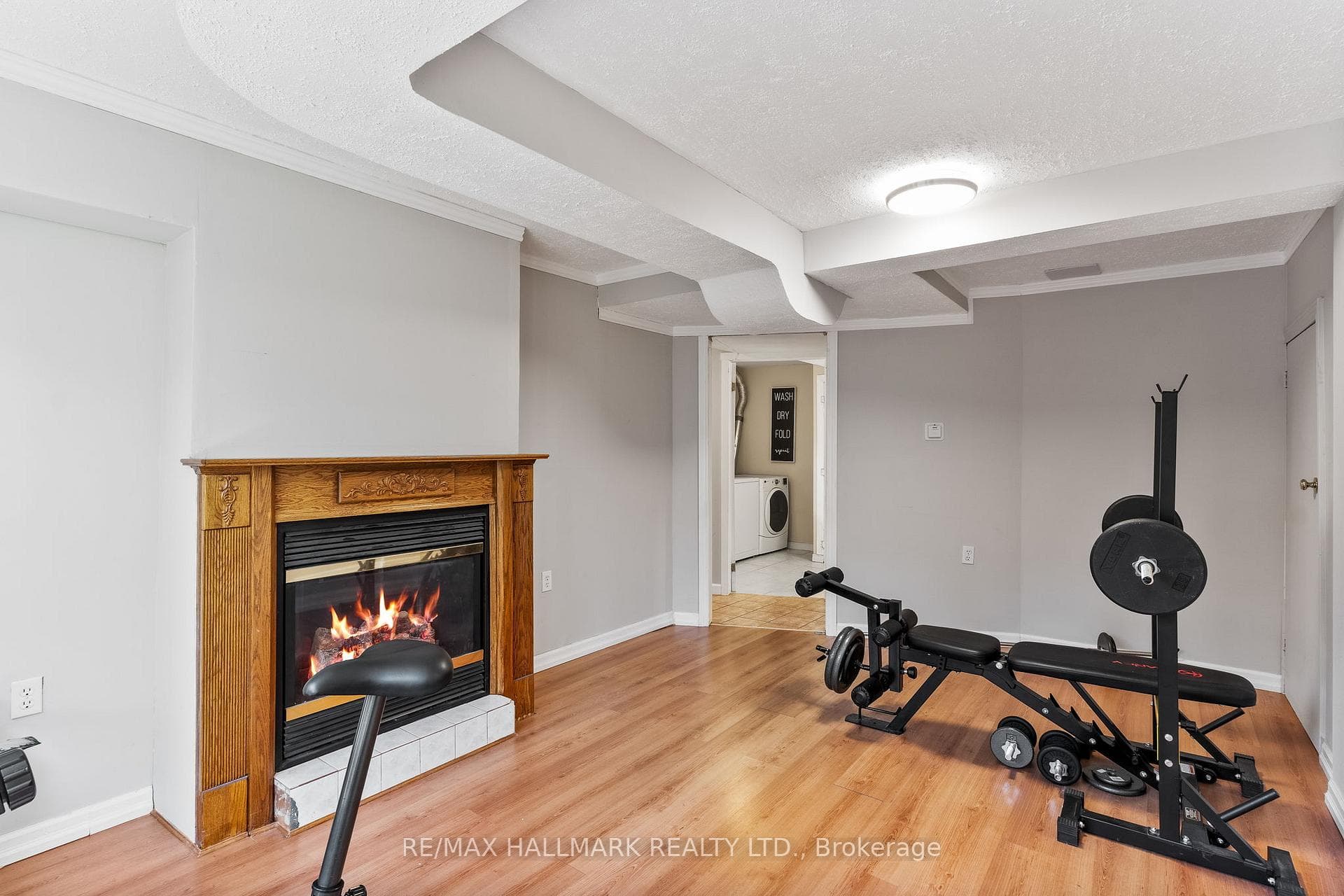 1096 Ridgemount Boulevard photo 32