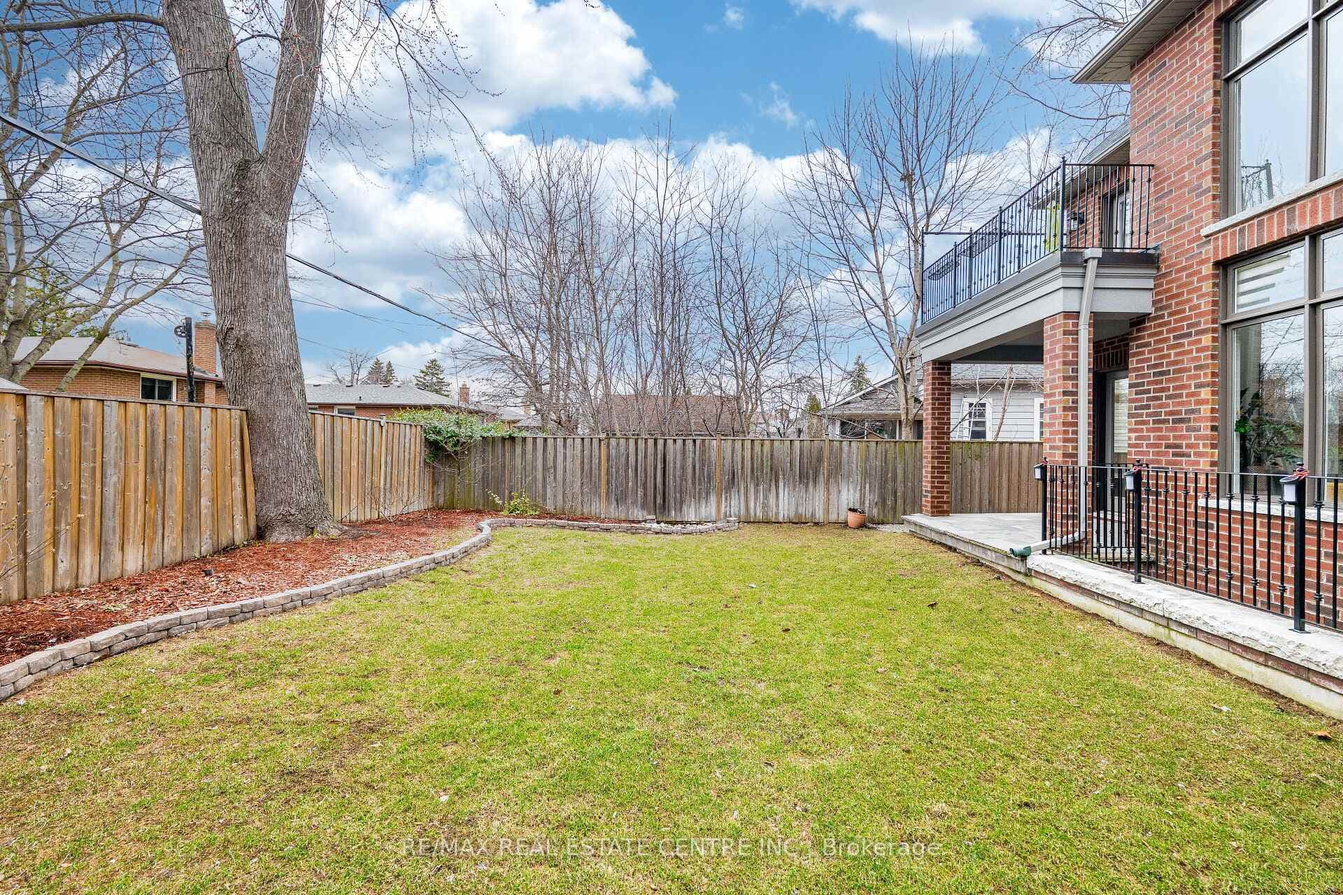 105 Eaglewood Boulevard photo 33