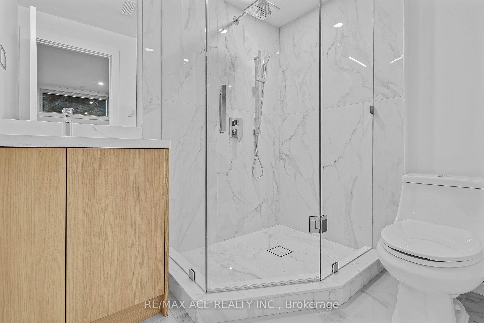 175 Harewood Avenue photo 47