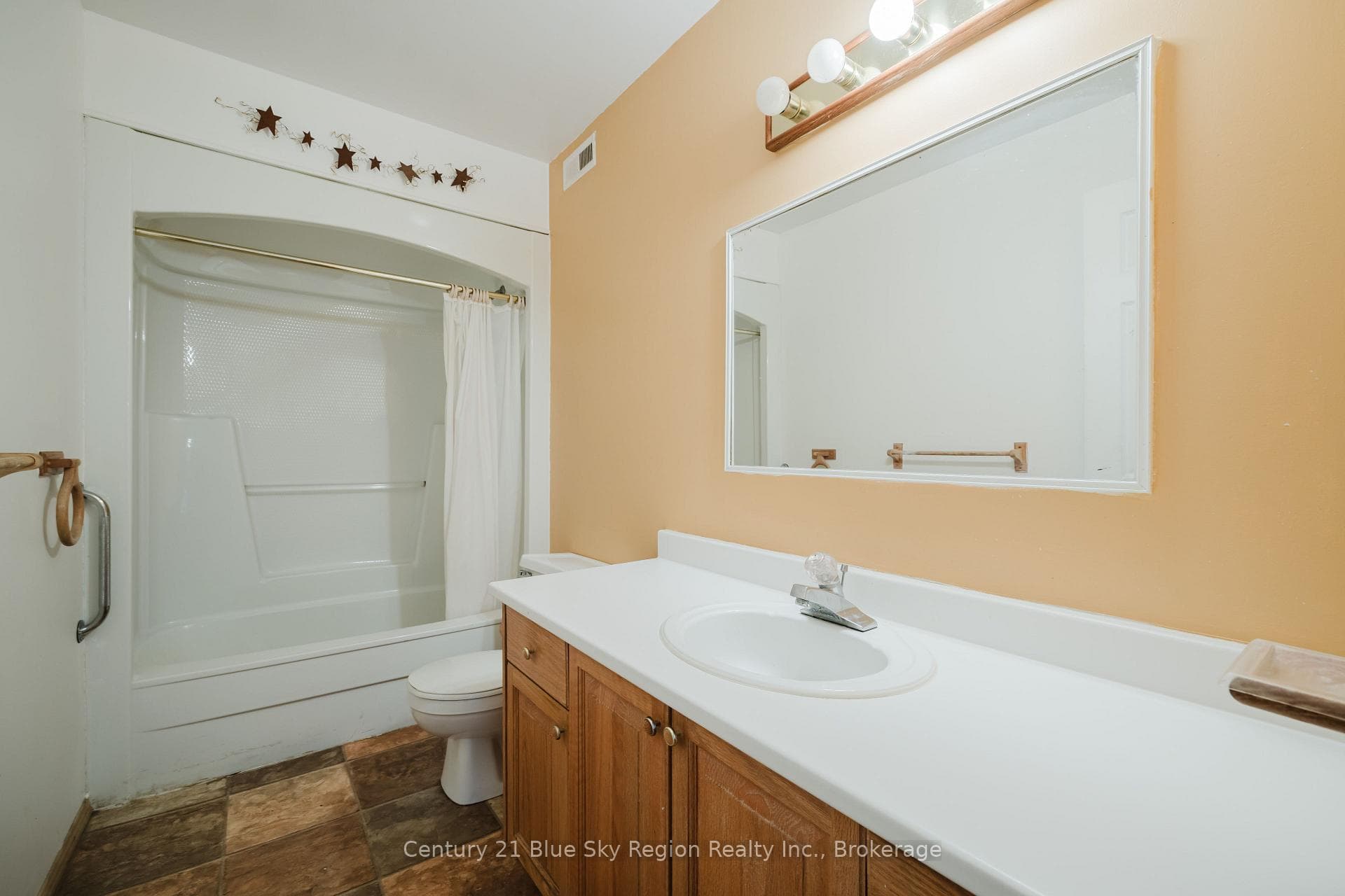 69 Waukegan Road photo 18