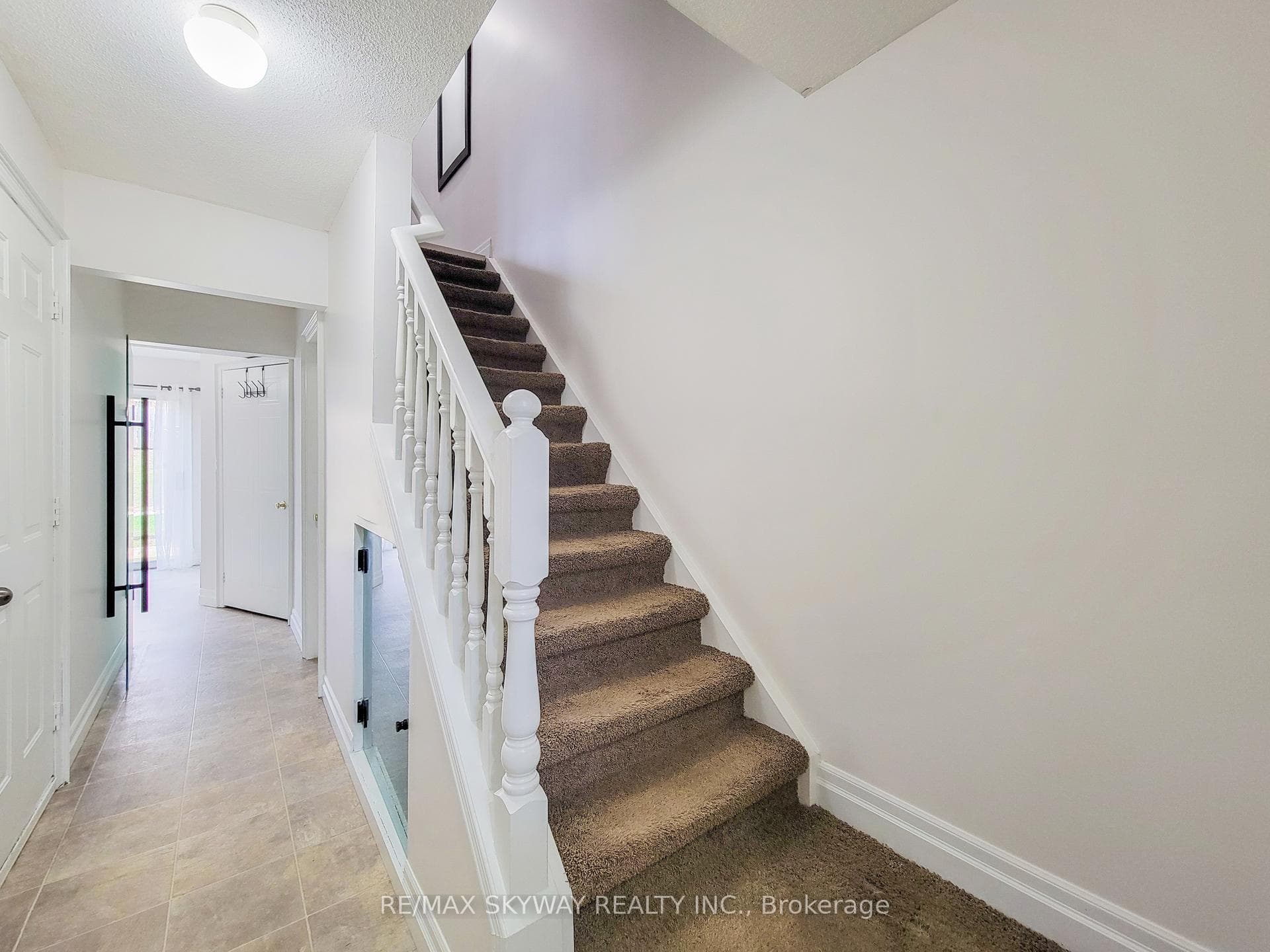56 Harris Avenue Unit B photo 7