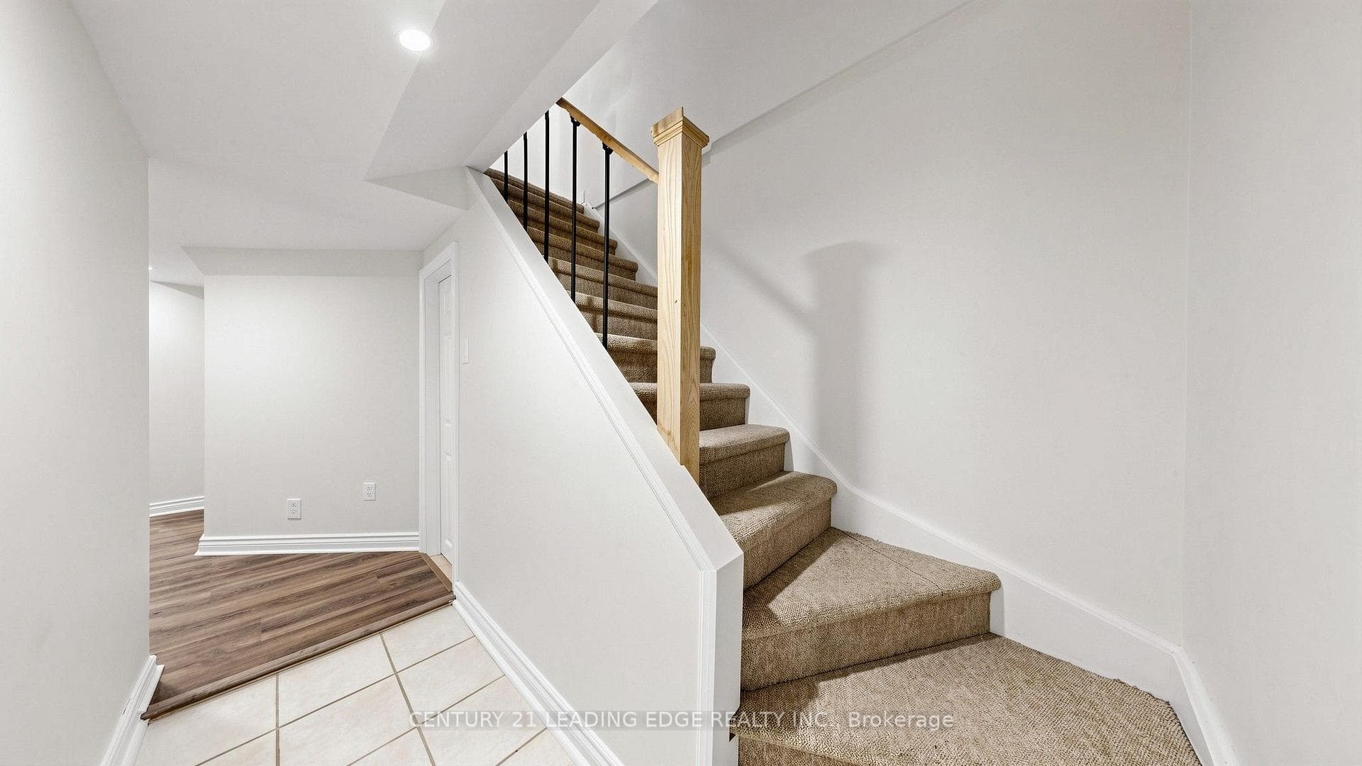209 Kelso Crescent photo 33