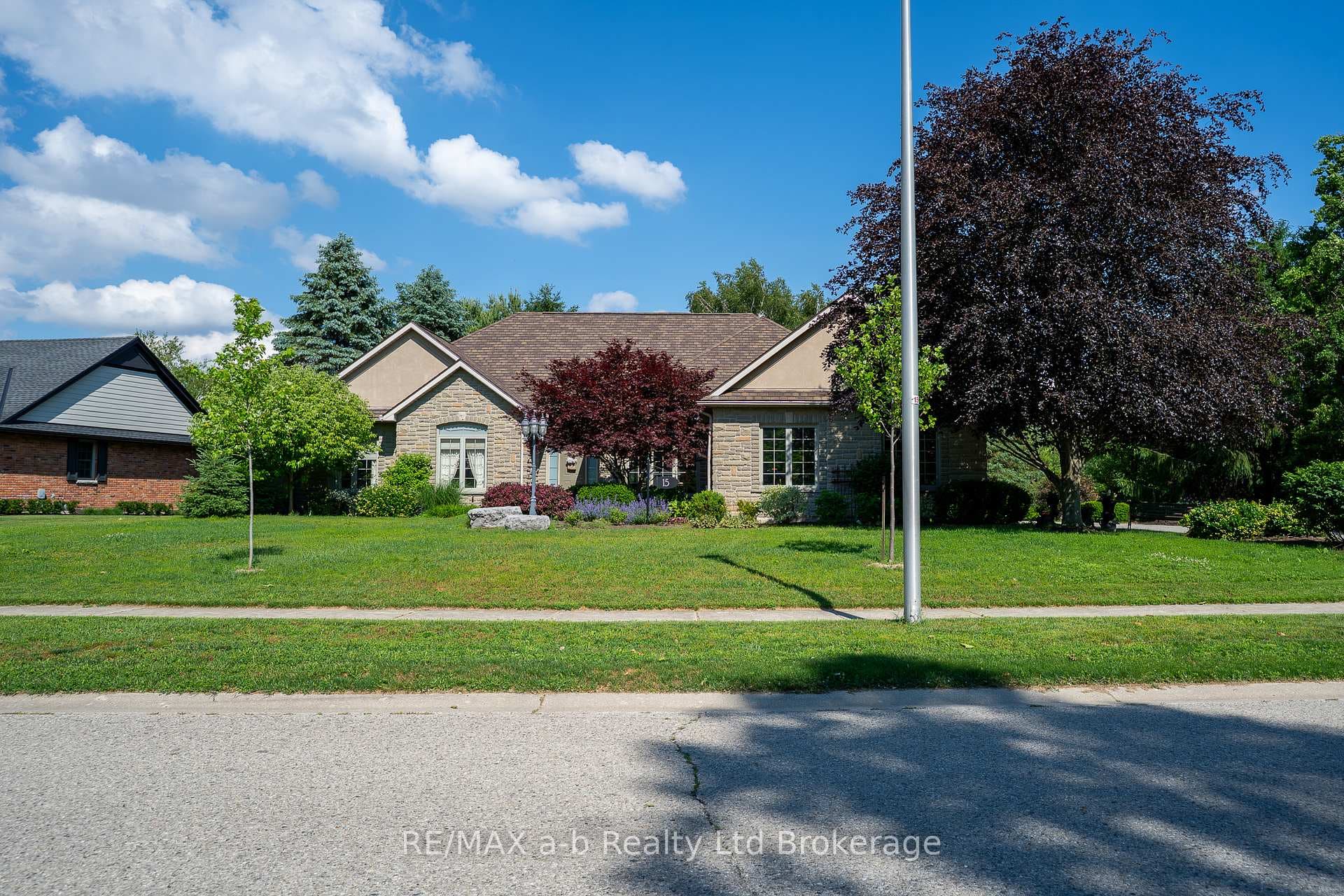 15 Otterview Drive photo 2