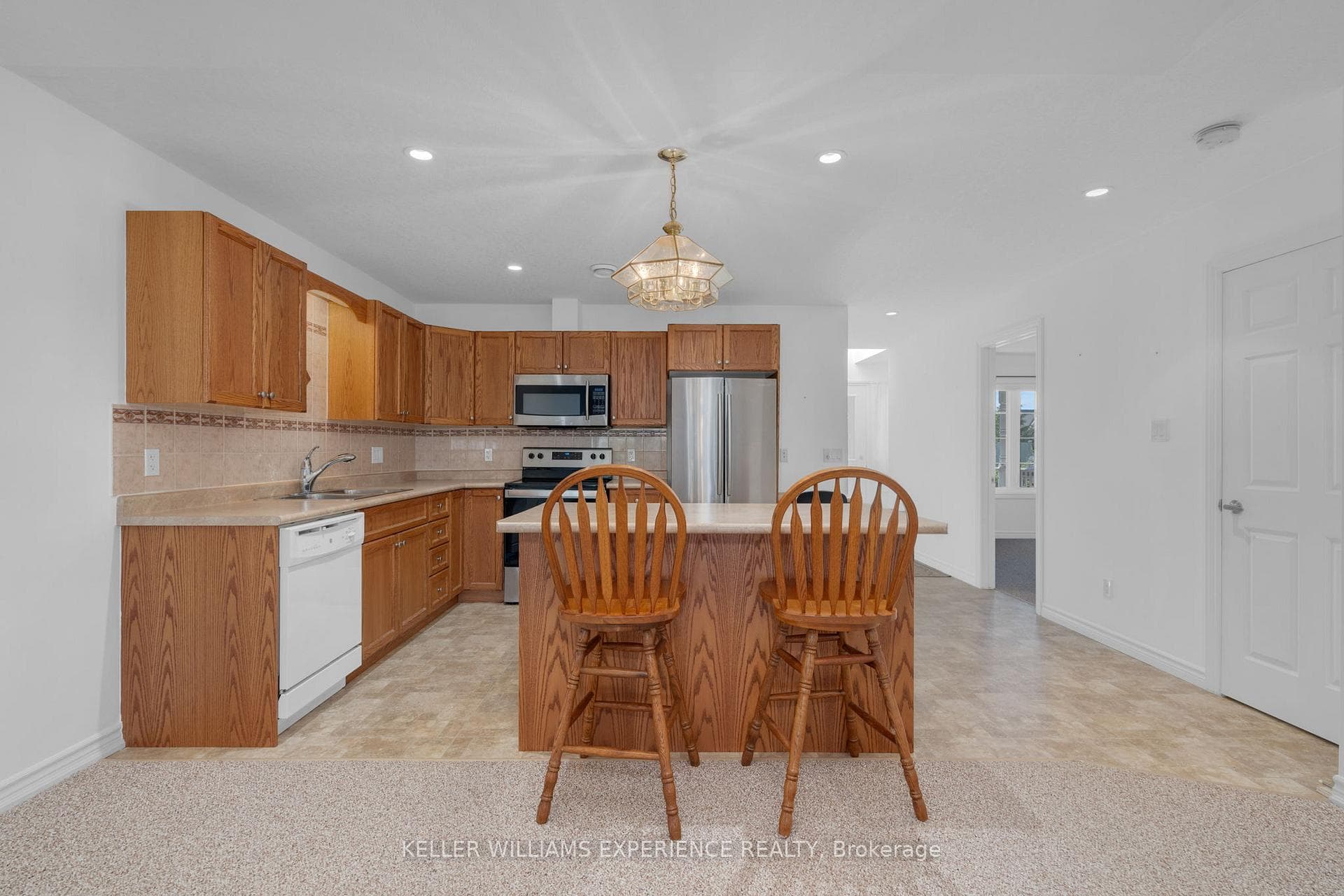99 Meadow Lane photo 9
