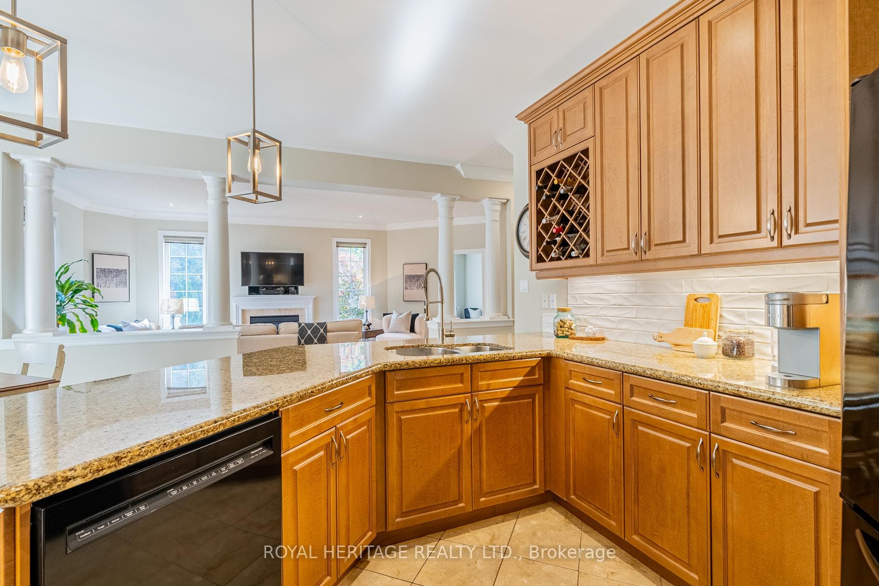 74 Rockland Crescent photo 7