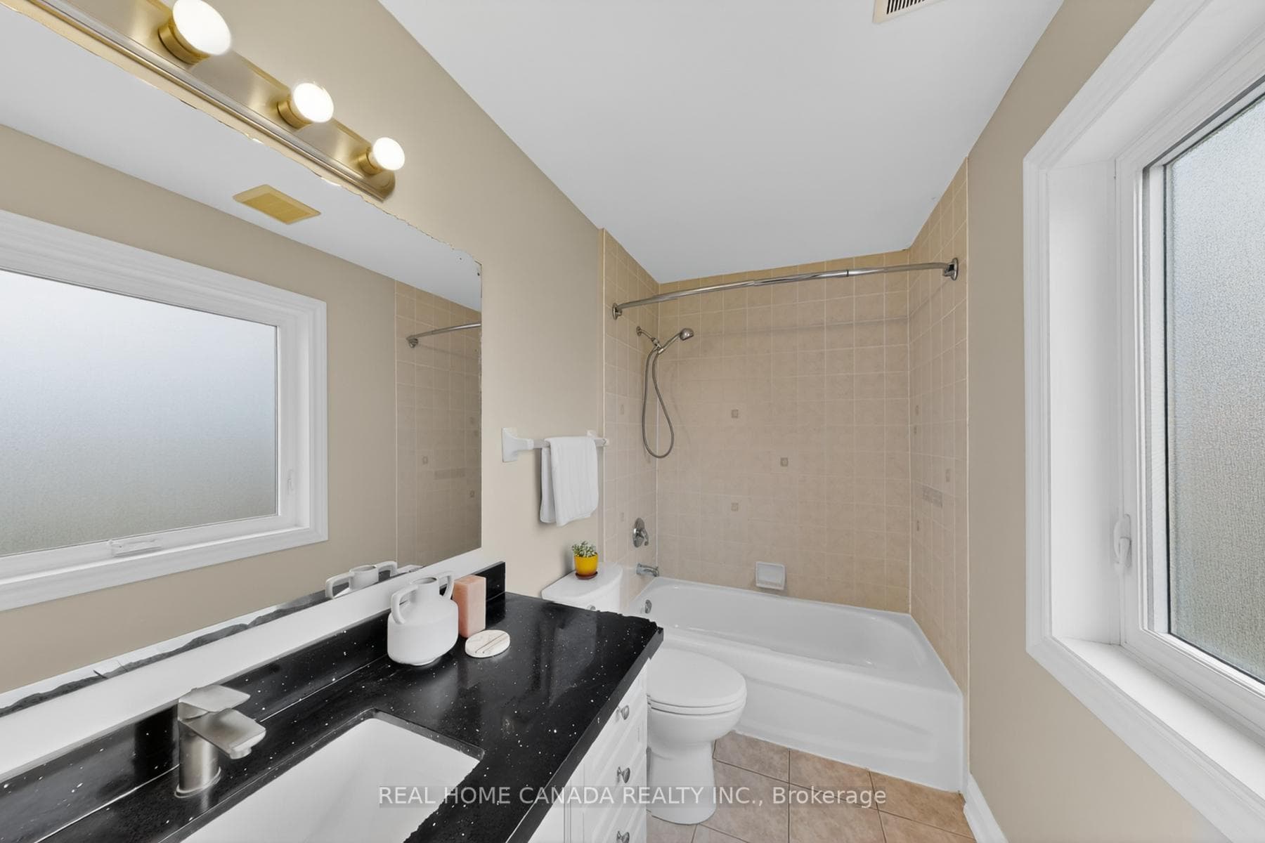 1026 Gordon Heights photo 21
