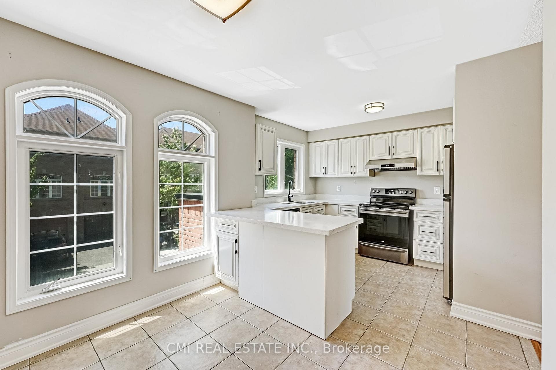 21 Axelrod Avenue photo 13