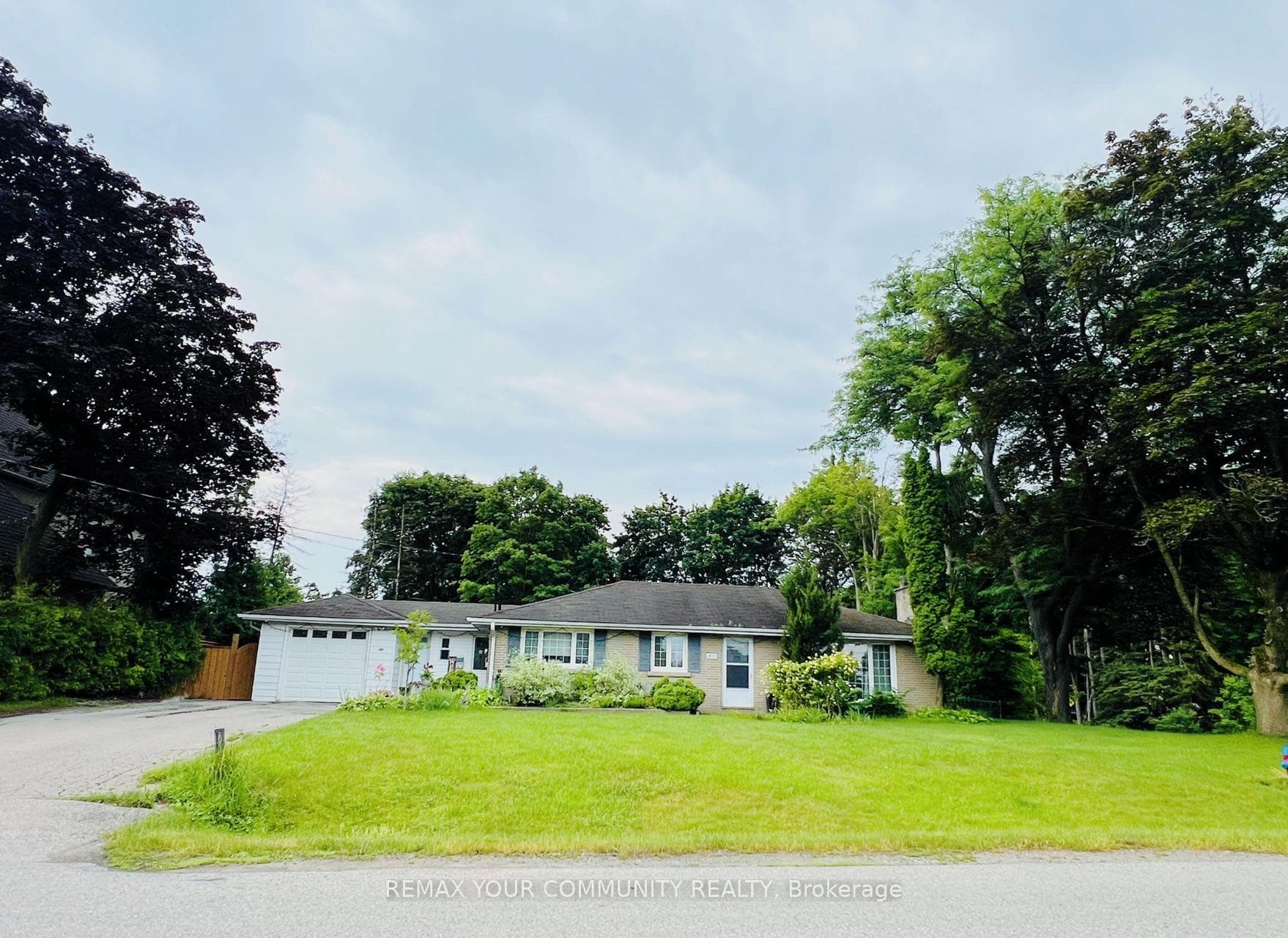 211 James Street photo 2