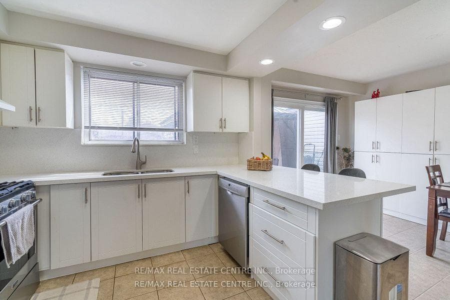 3104 Harold Sheard Drive photo 17