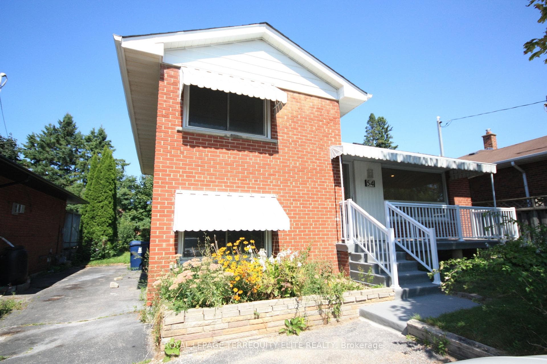 54 Beacham Crescent Unit Upper photo 1