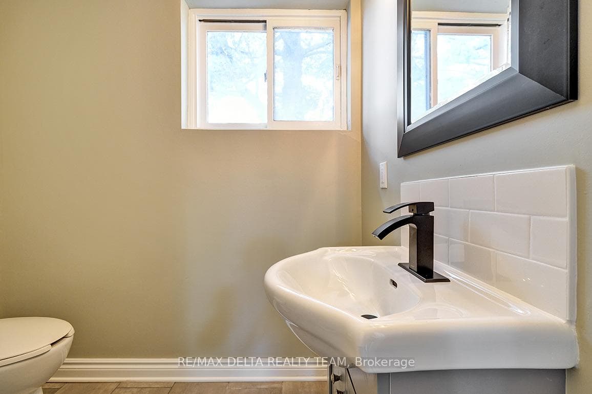 397 Phoenix Crescent photo 23