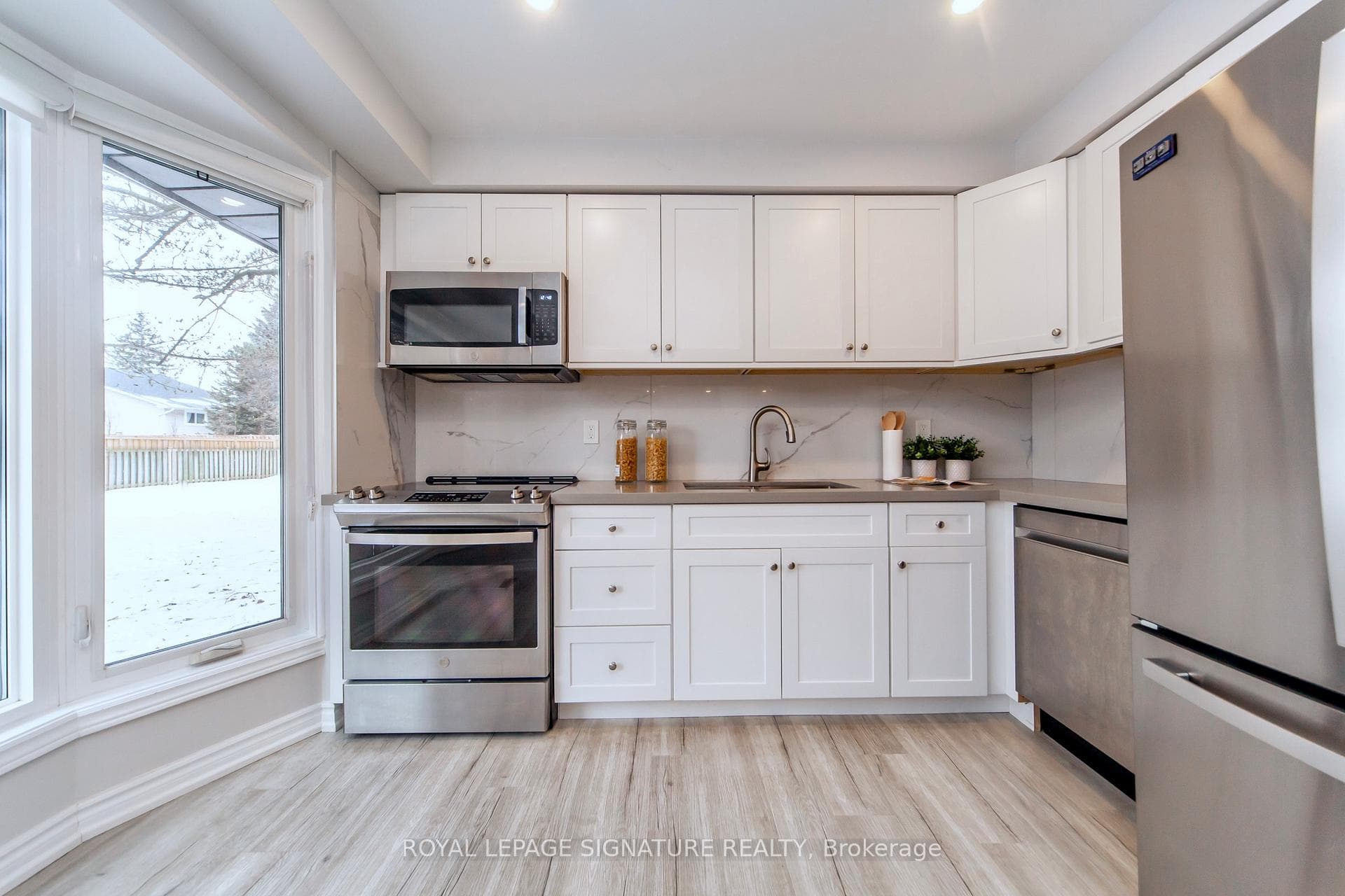 59 Kenninghall Boulevard Unit 28 photo 9