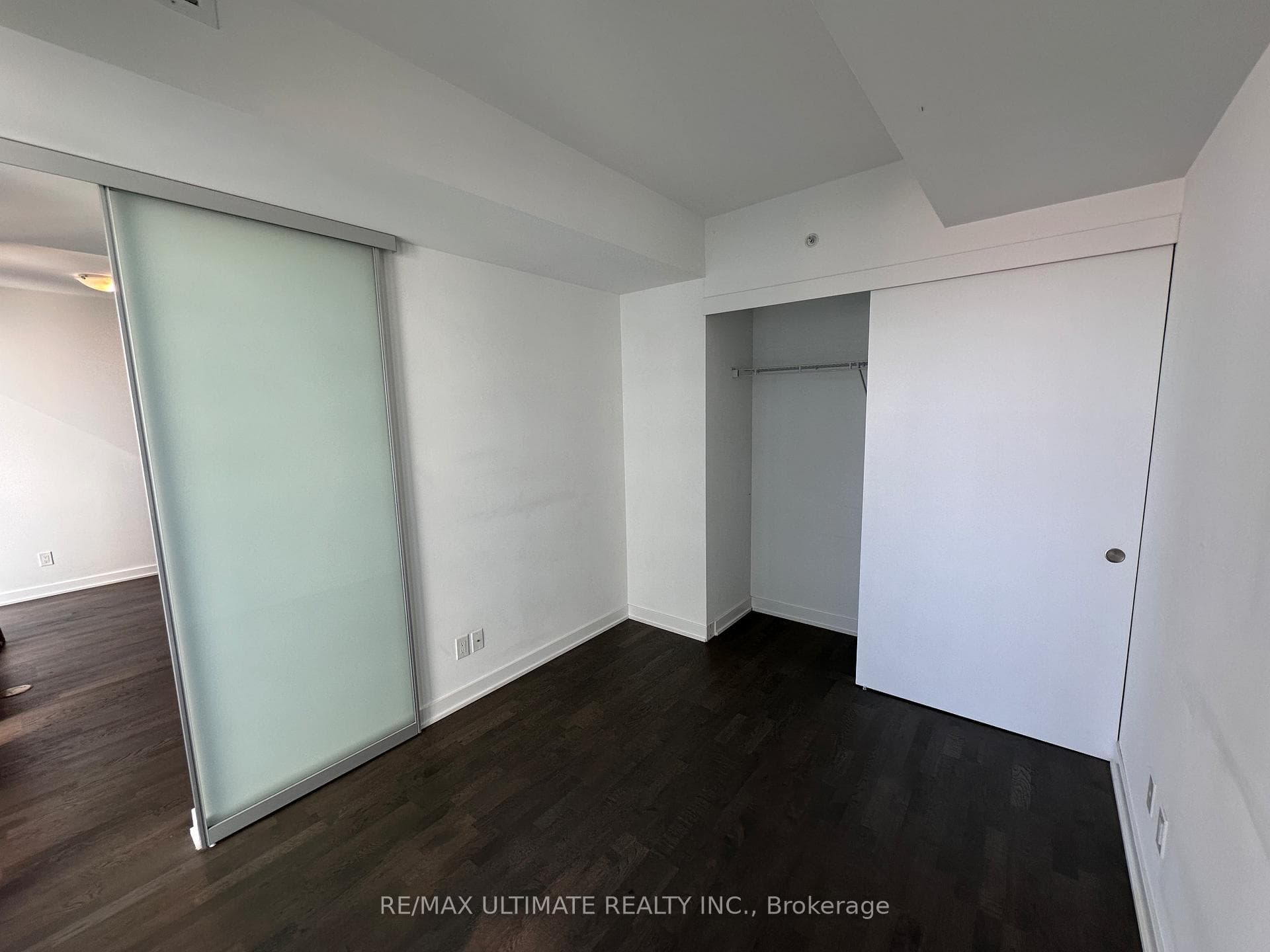 185 roehampton Avenue Unit 1902 photo 9