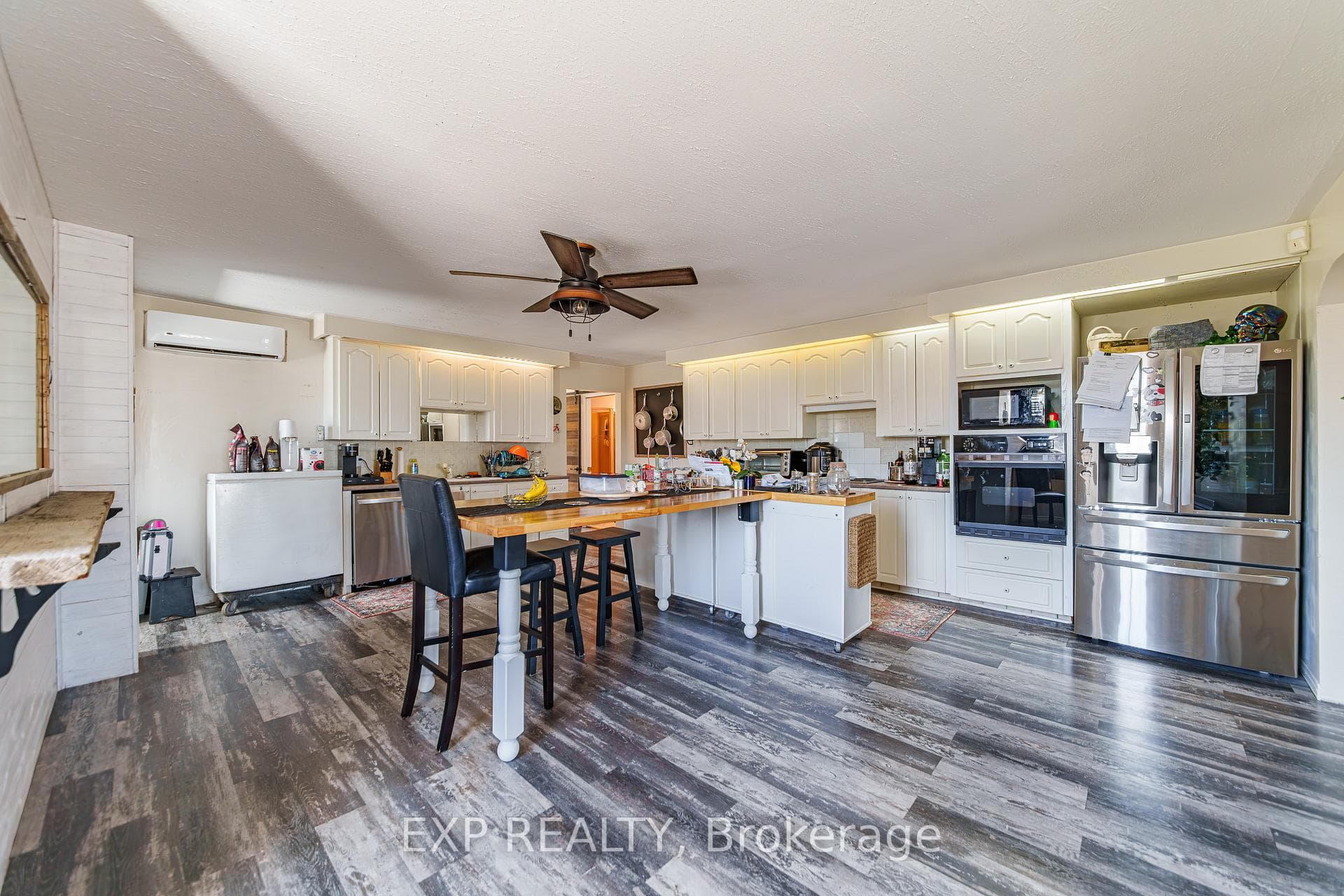4612 Ste Catherine Street photo 6