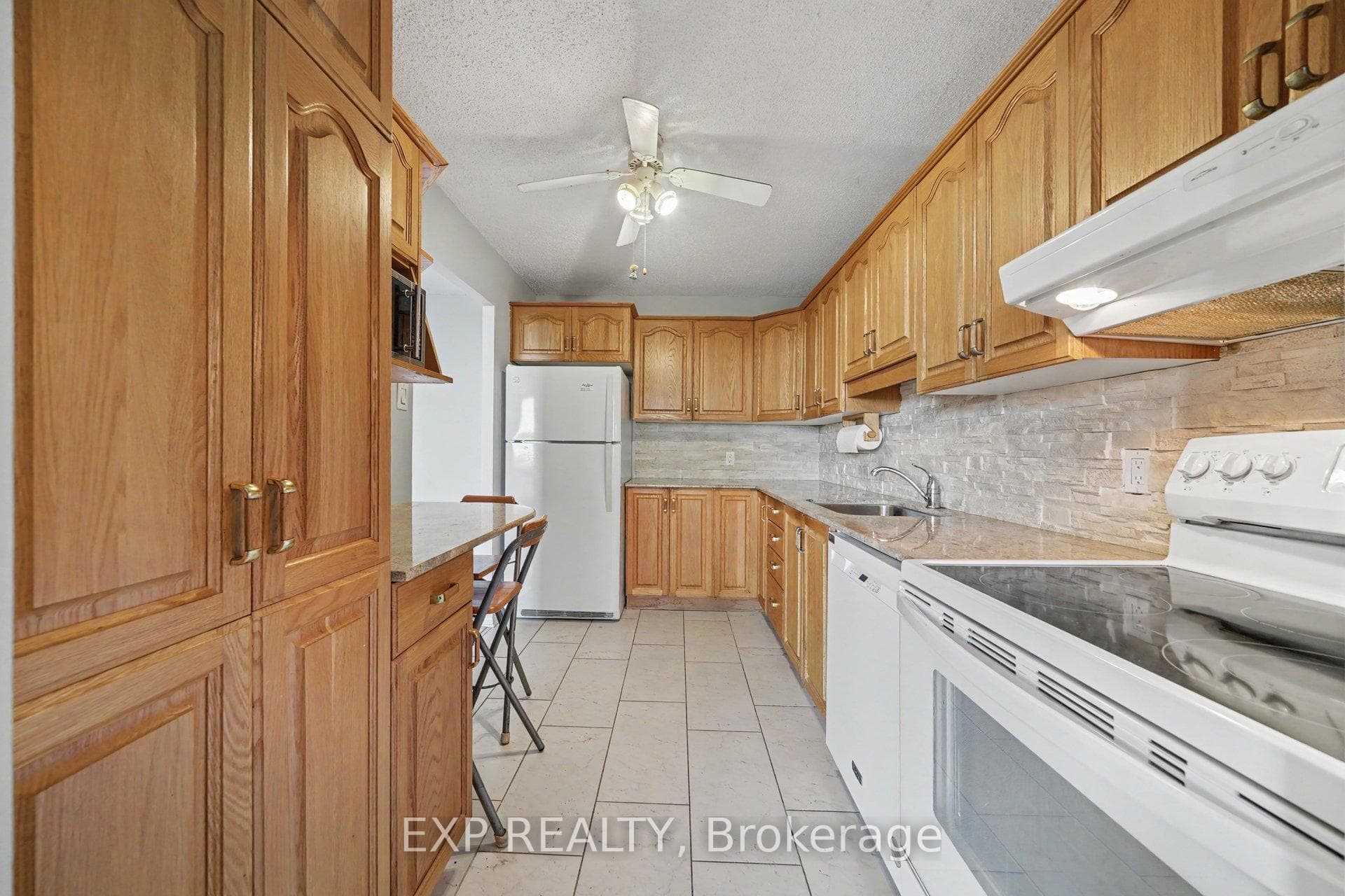 665 Bathgate Drive Unit 802 photo 8