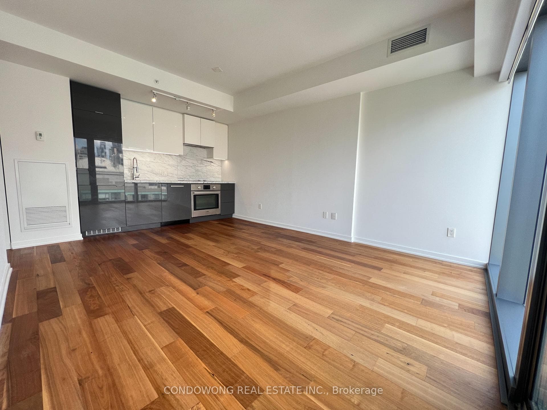 60 Colborne Street Unit 1701 photo 2