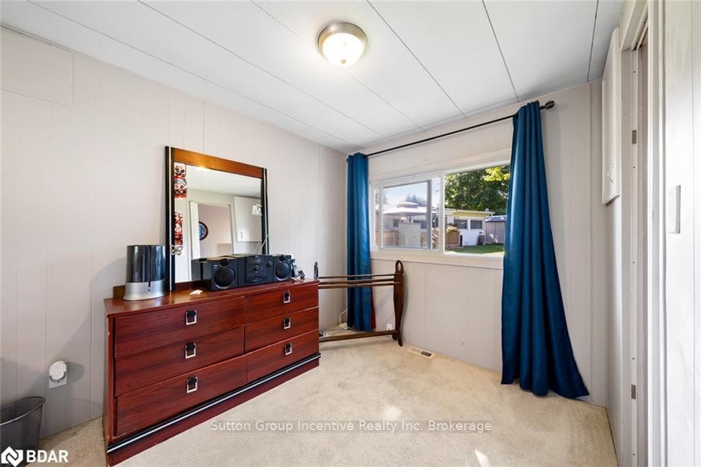 15 MAPLE Court photo 18