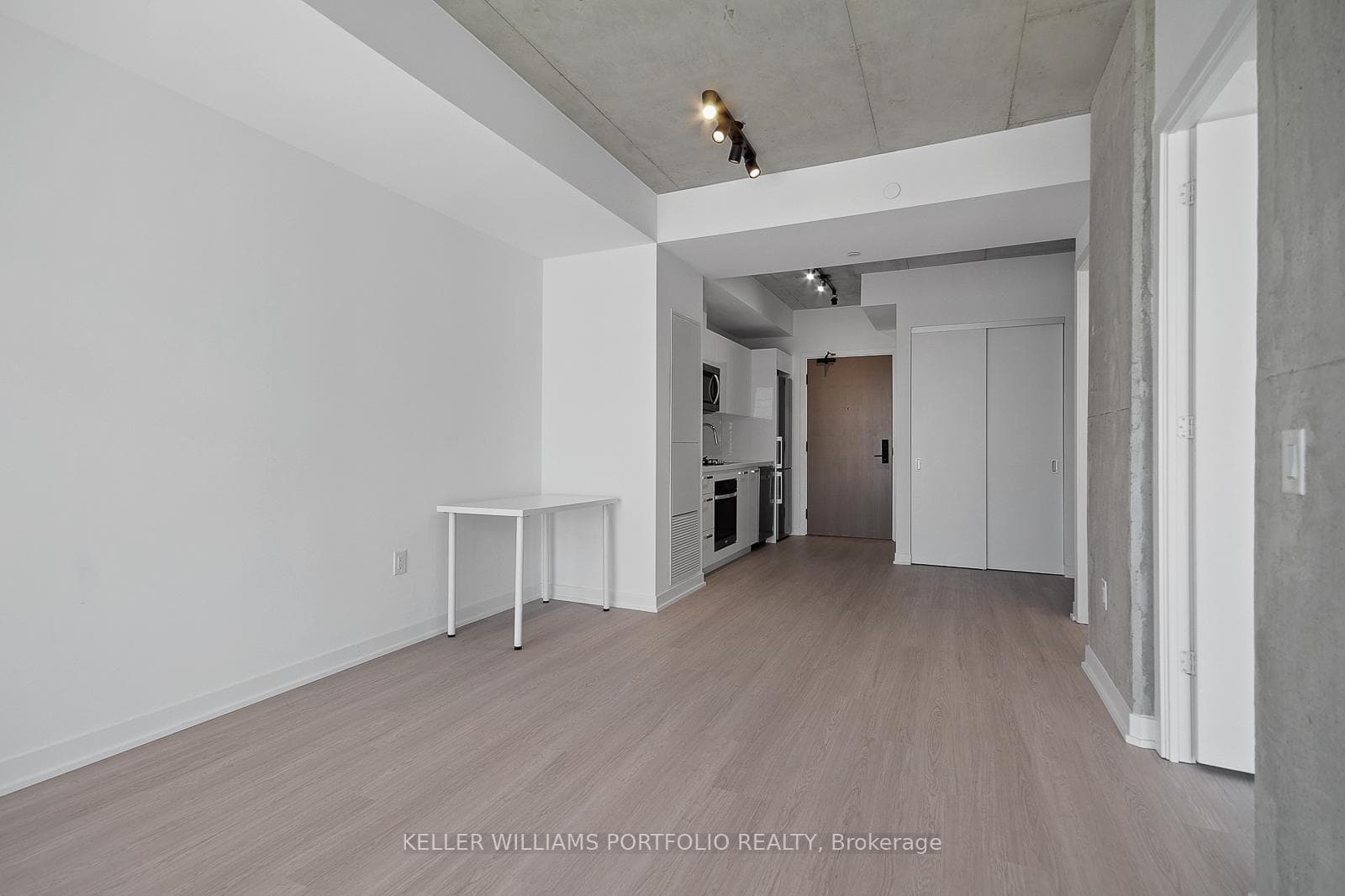195 McCaul Street Unit 1803 photo 13