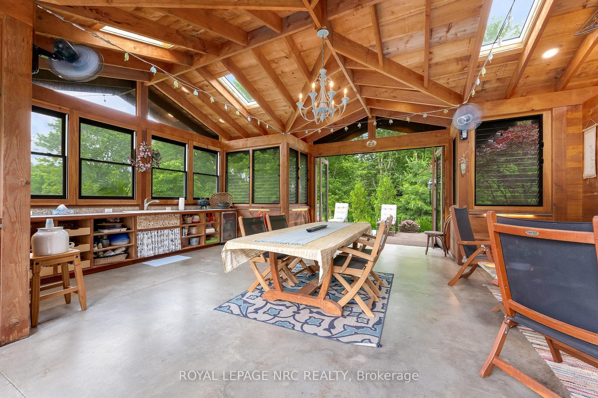 1323 Effingham Street photo 8