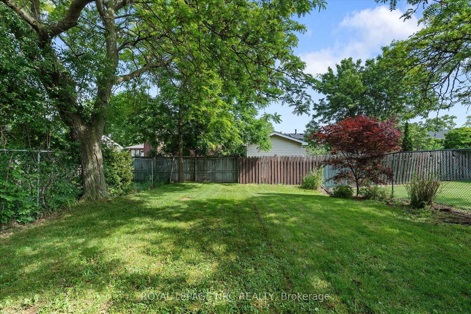 11 Dianne Drive photo 29