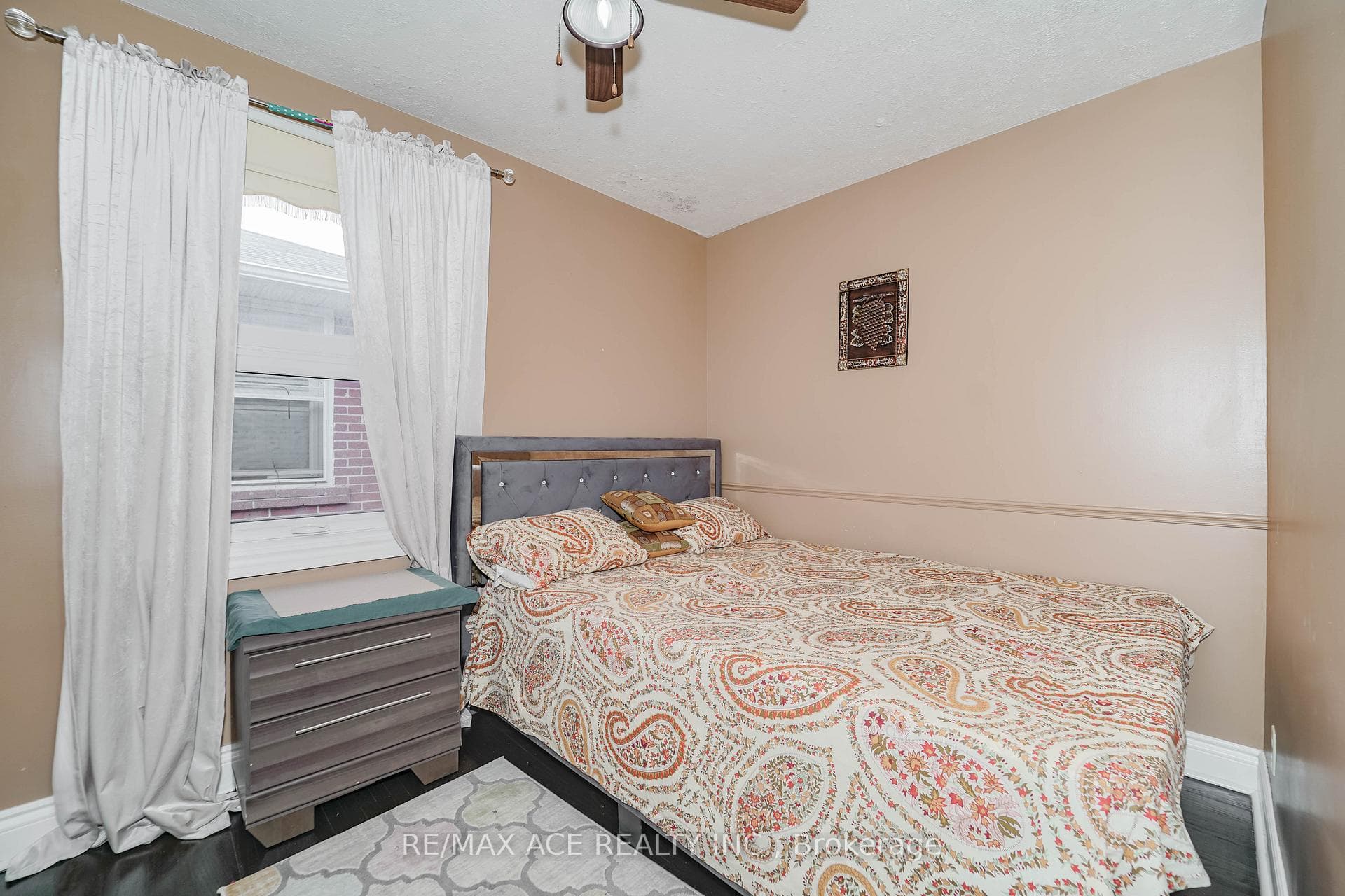 1425 Lakefield Street photo 30