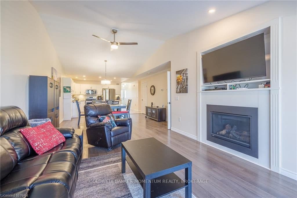 3920 TRILLIUM Circle photo 25