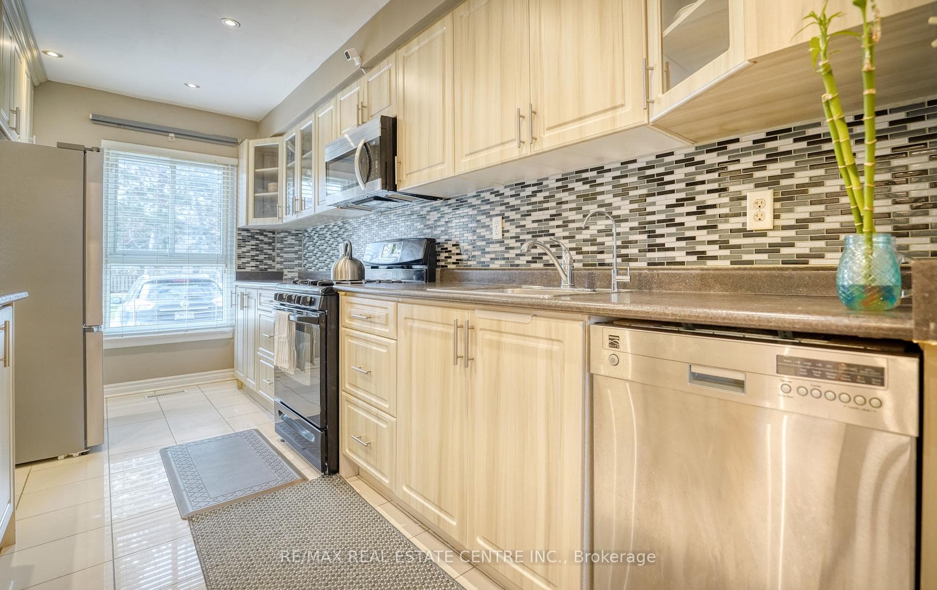 46 Dearbourne Boulevard Unit 21 photo 7