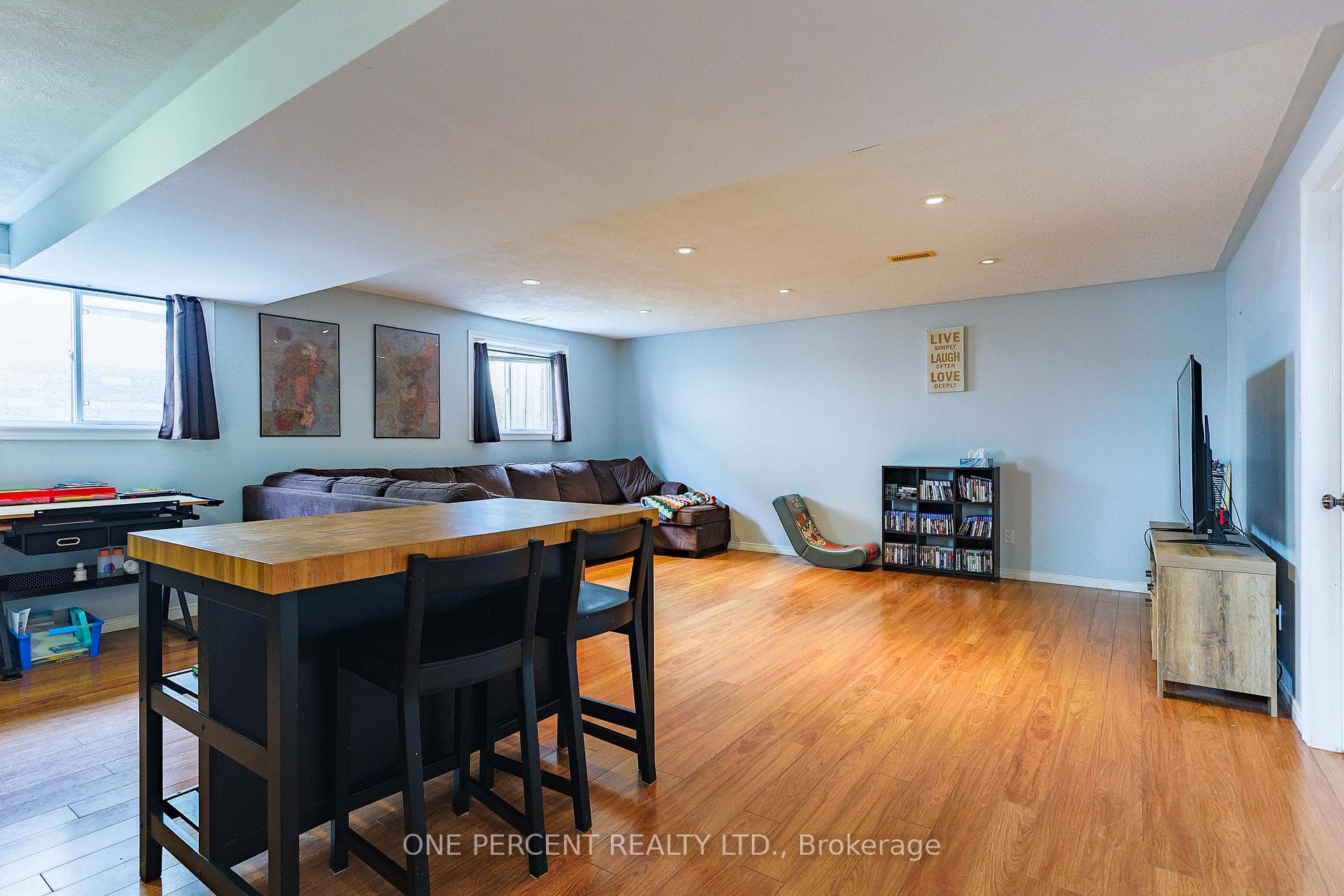 9 Johnson Crescent photo 27