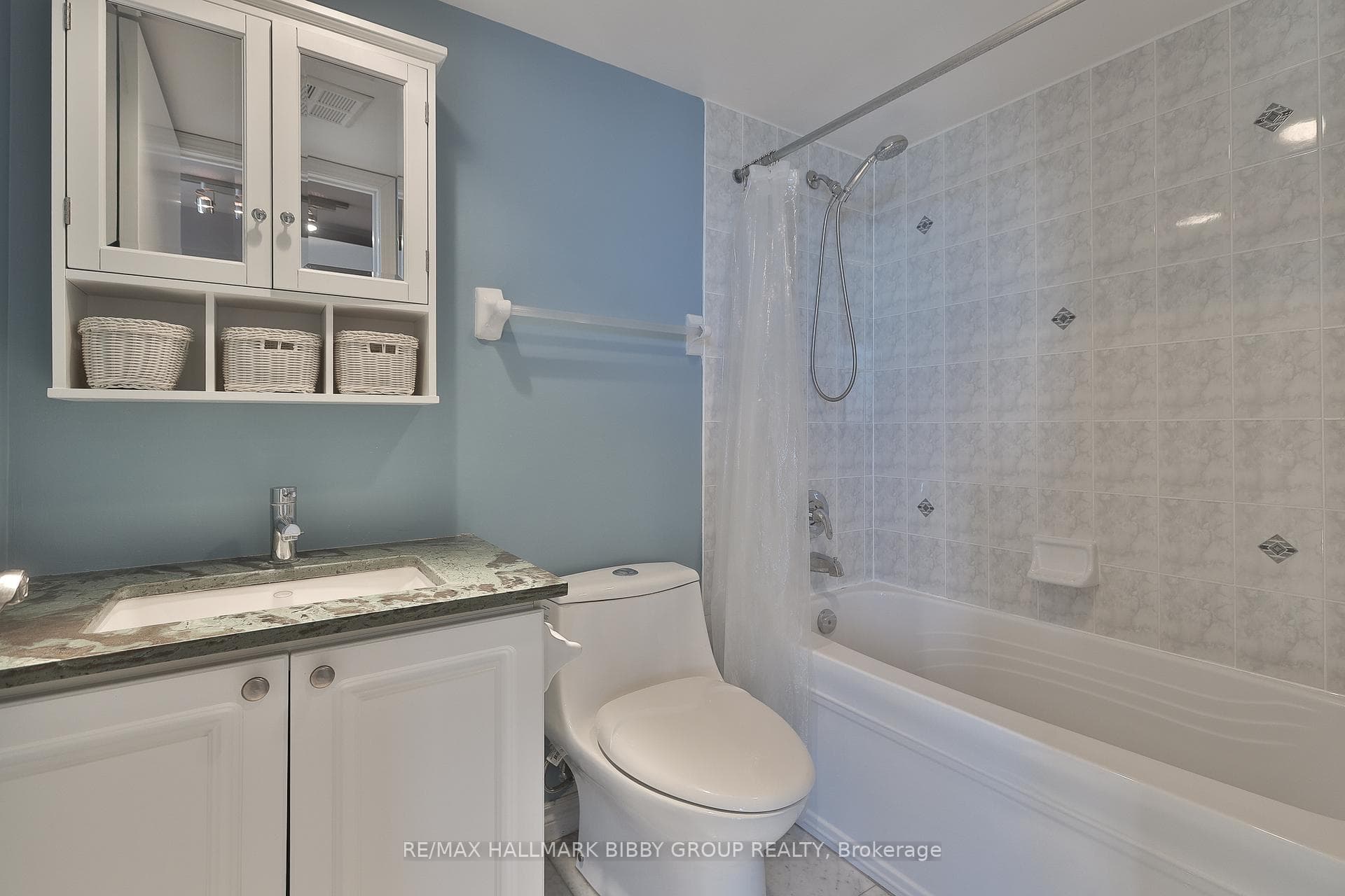 410 Queens Quay Unit 1103 photo 24