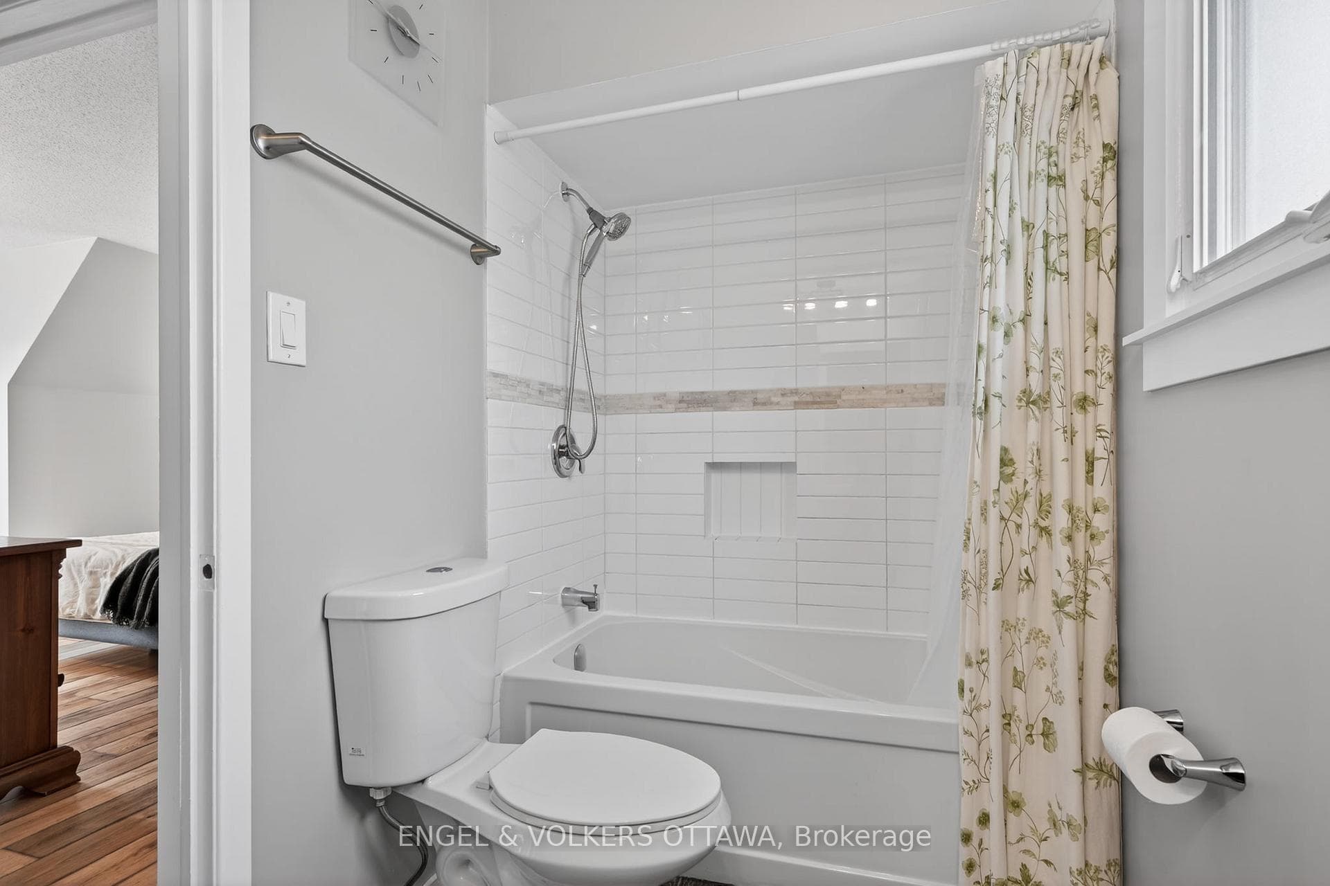 1358 Viking Drive photo 21