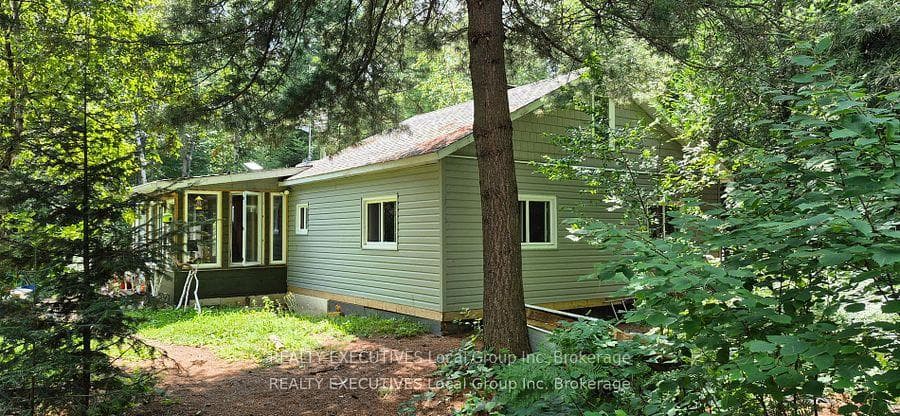 855 Lake Temagami Island photo 7