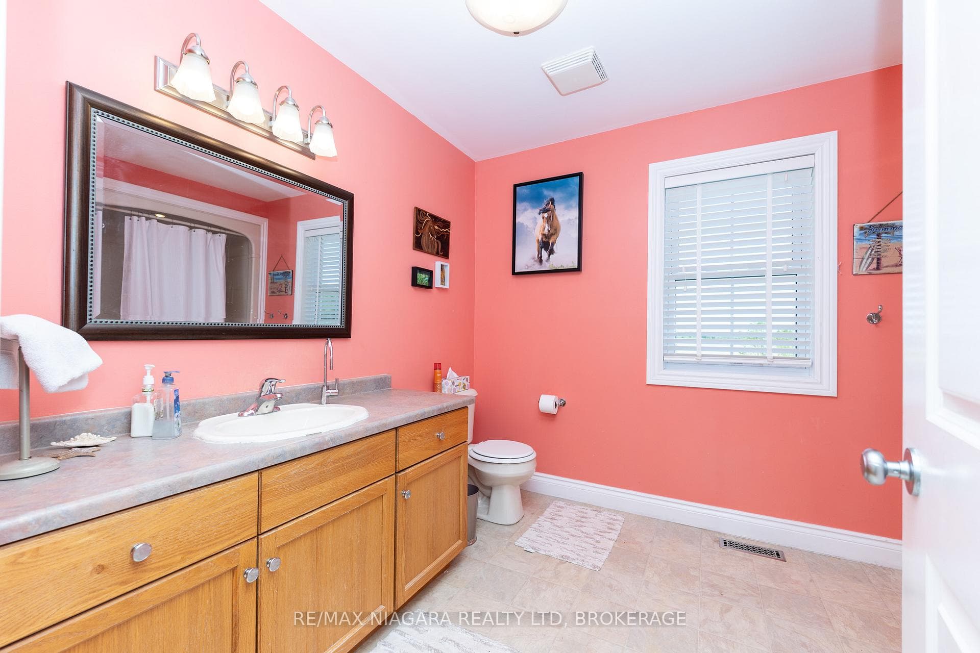 4pc Bathroom - 2nd Floor