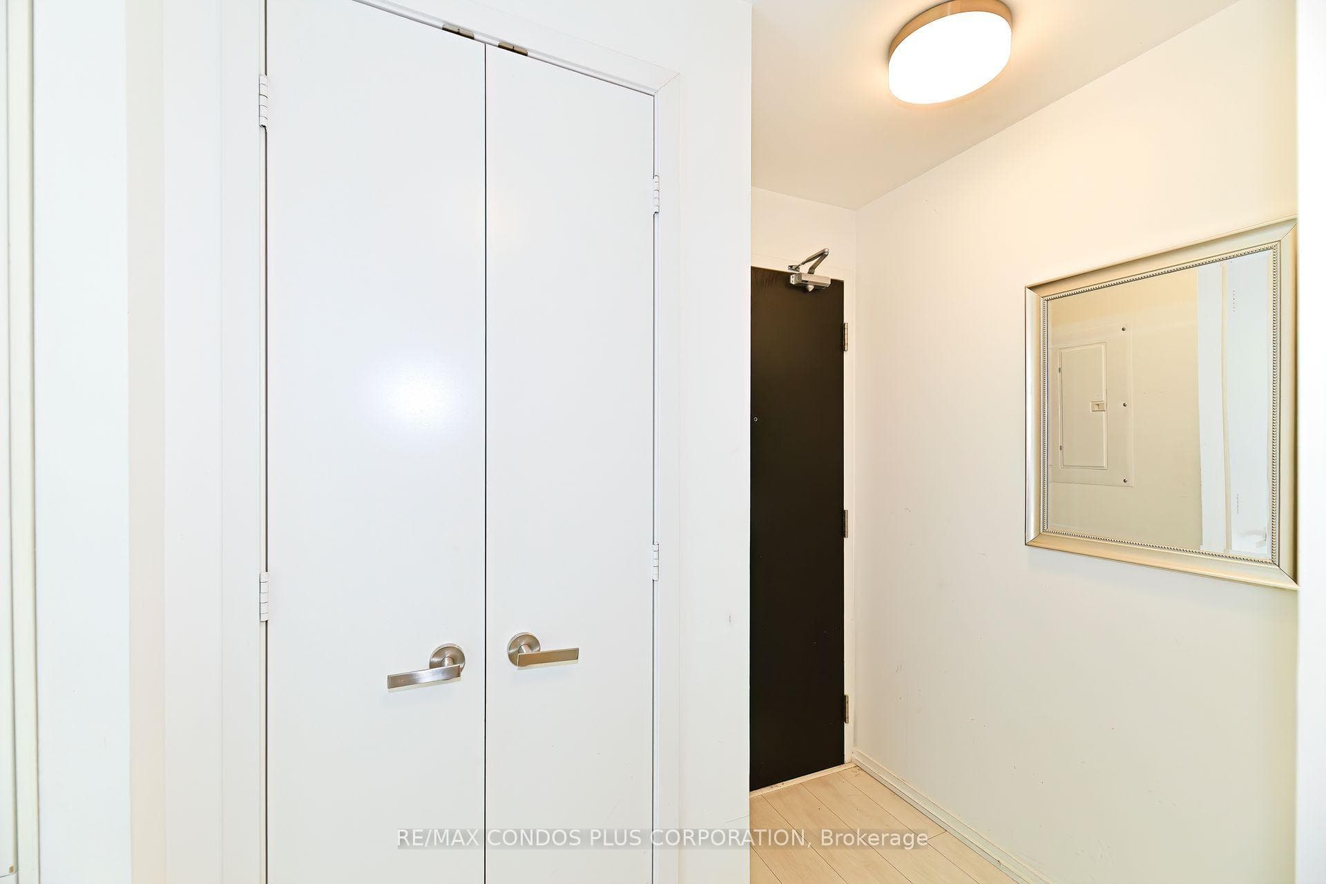 125 Peter Street Unit # 512 photo 16