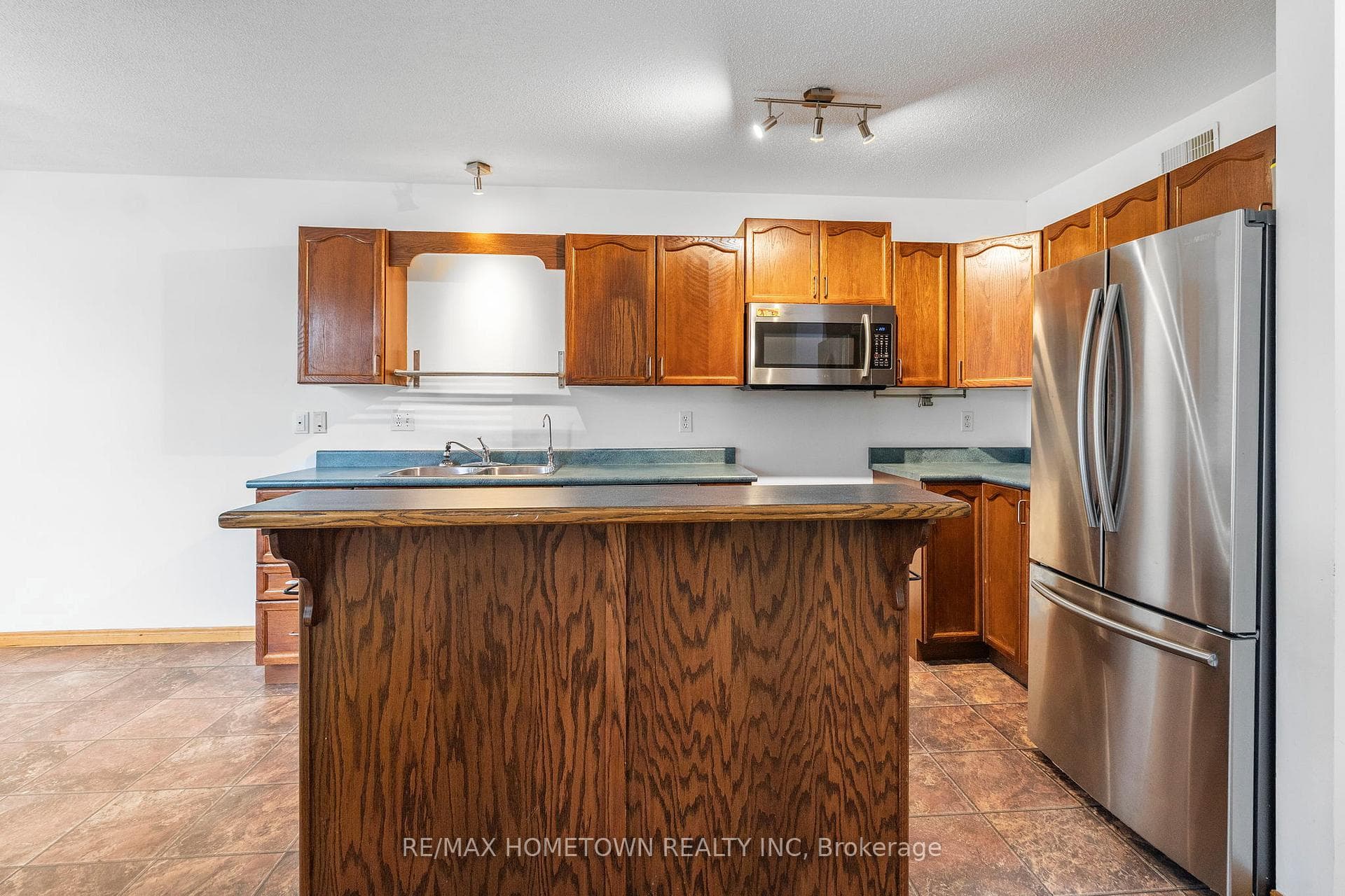 5303 Maple Street photo 8