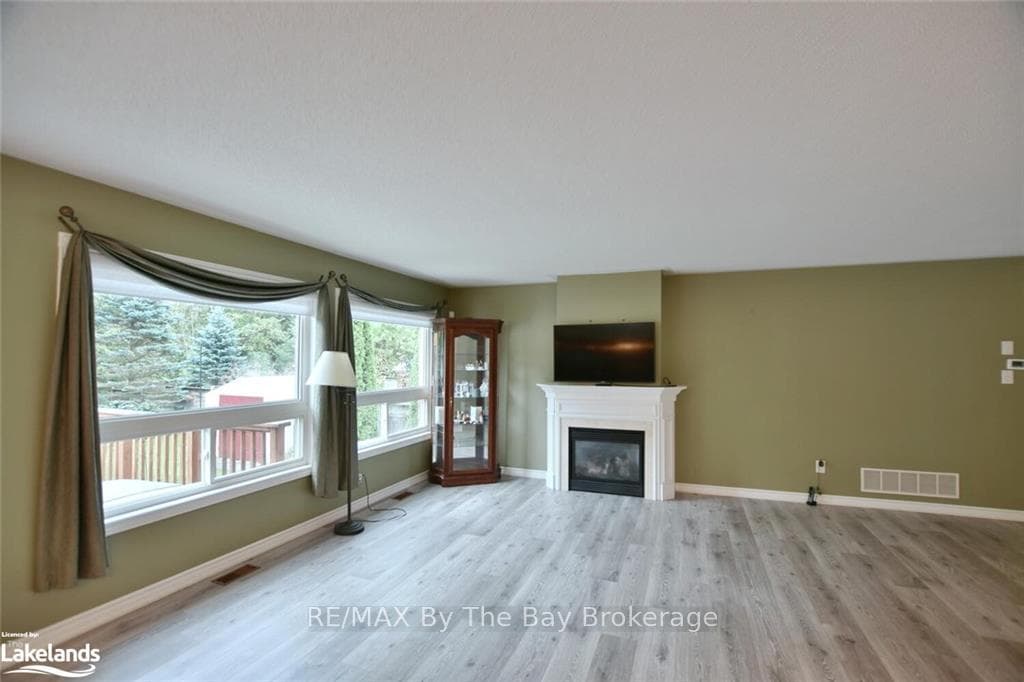 28 CHERRY SANDS Crescent photo 9