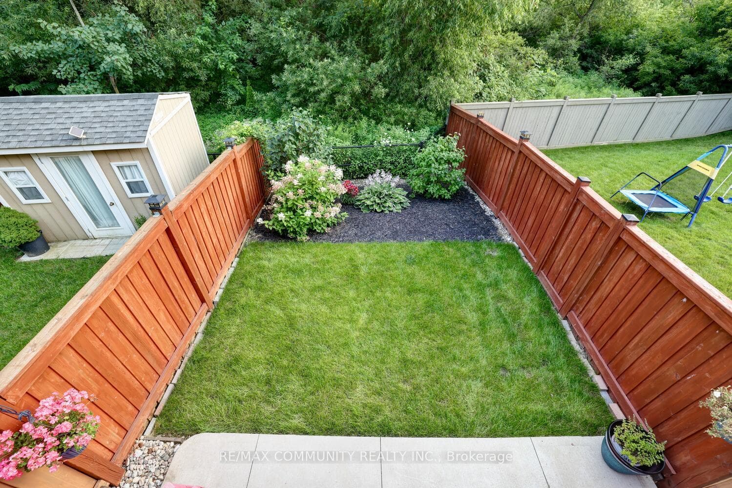 86 Lady Evelyn Crescent Unit BSMT photo 2