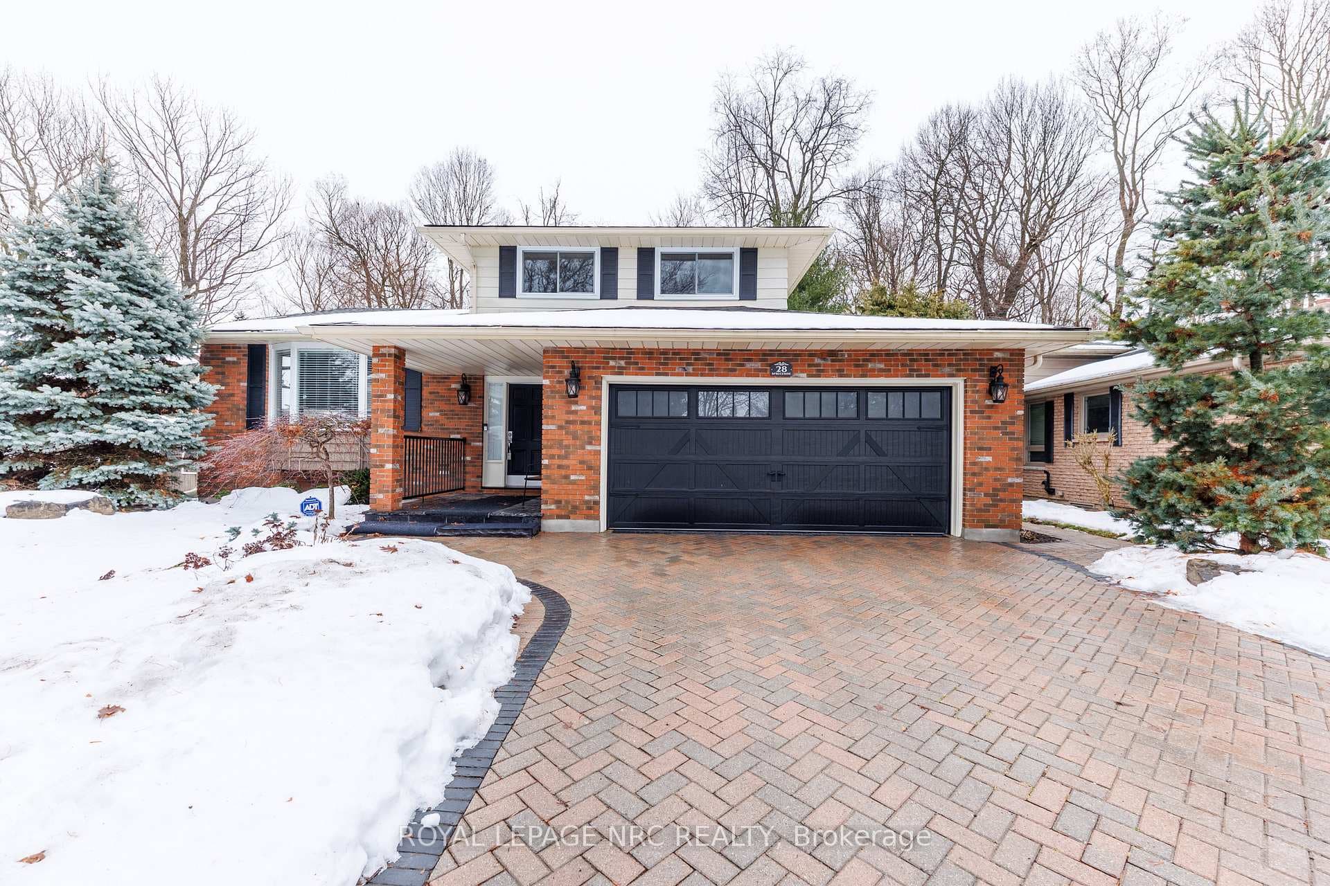 28 Spruceside Crescent photo 2