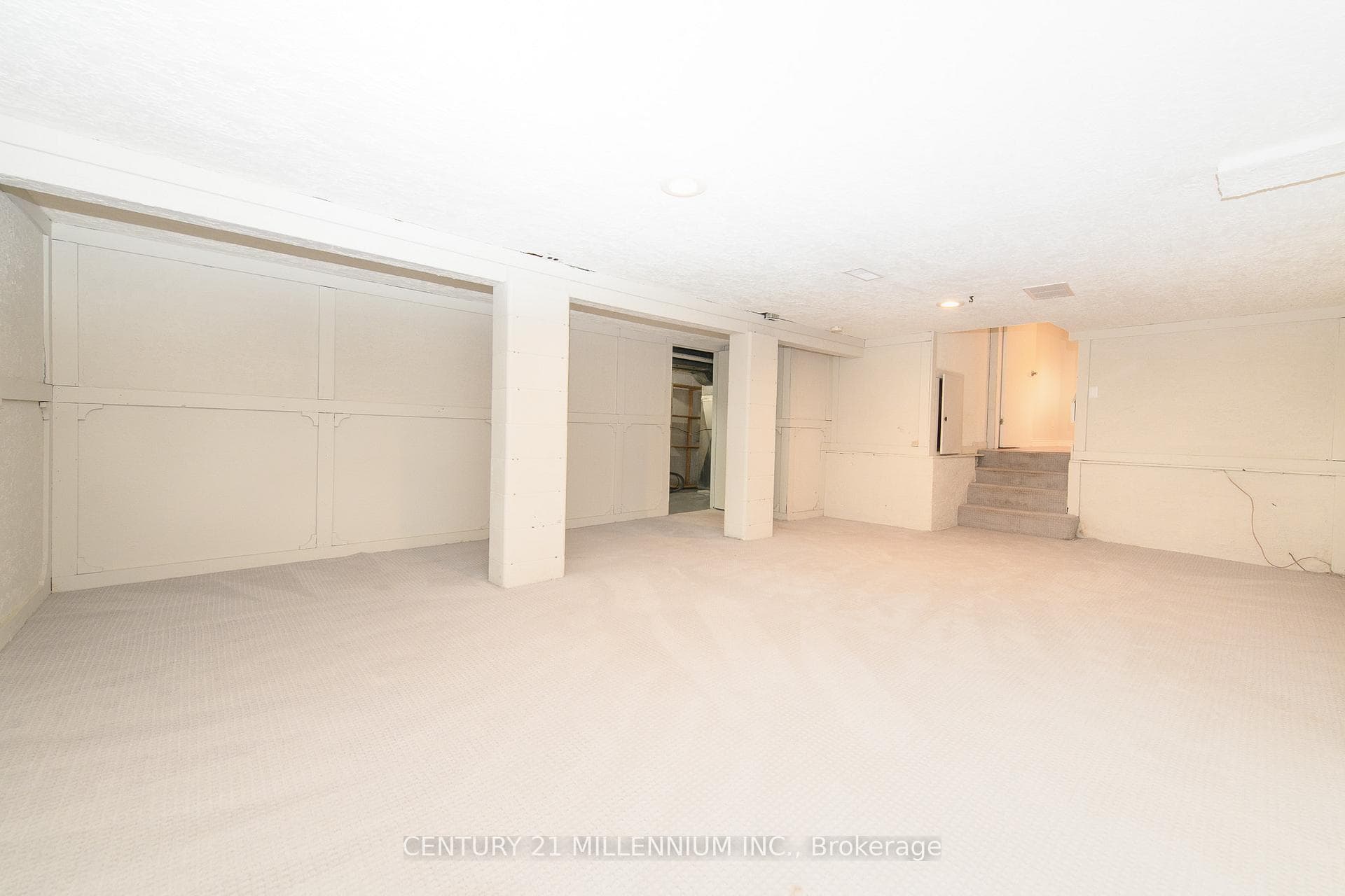9 Brock Crescent photo 19