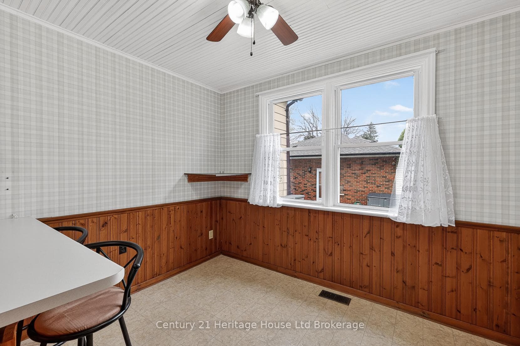 69 Bee Street photo 18