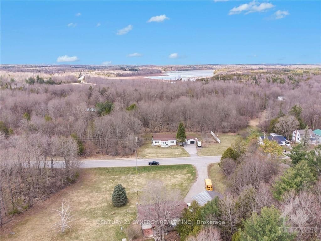 181 ROBERTSON Drive photo 10