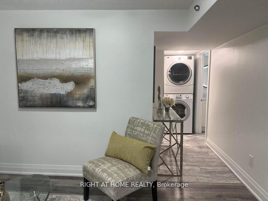 25 Deerhurst Avenue photo 30