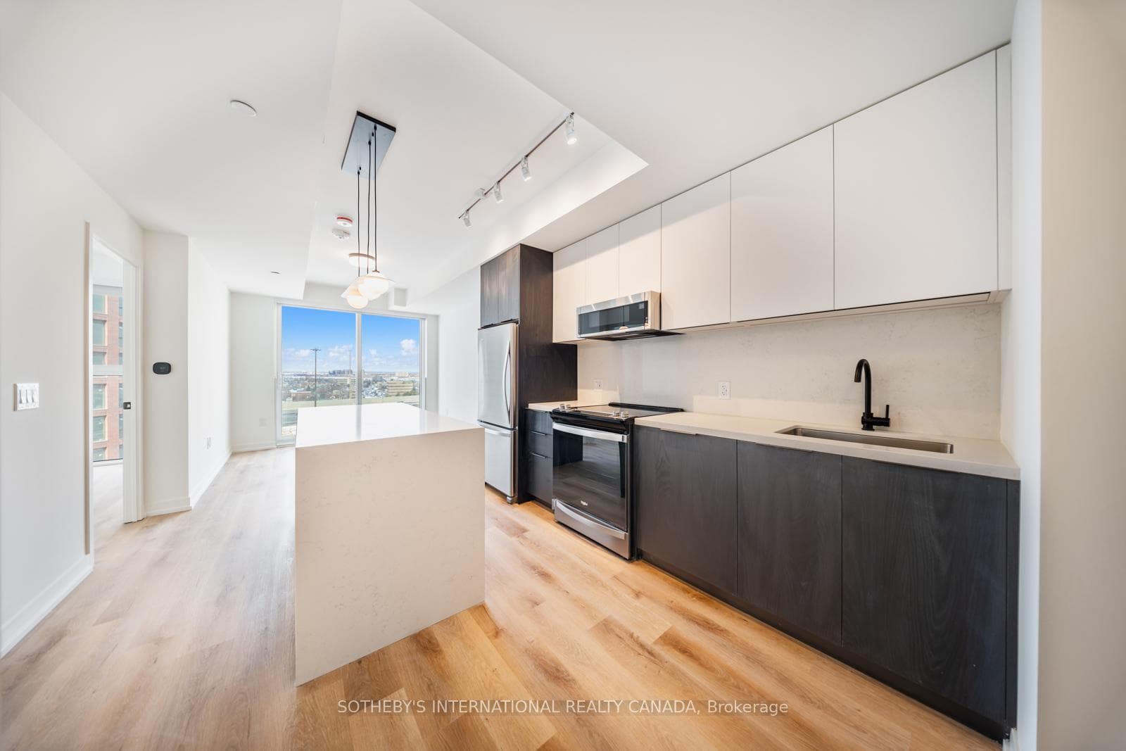 5 York Garden Way Unit 1701 photo 1