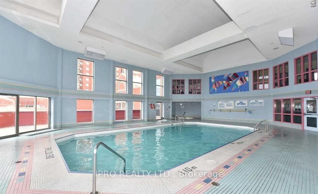 2460 Eglinton Avenue Unit 1617 photo 15