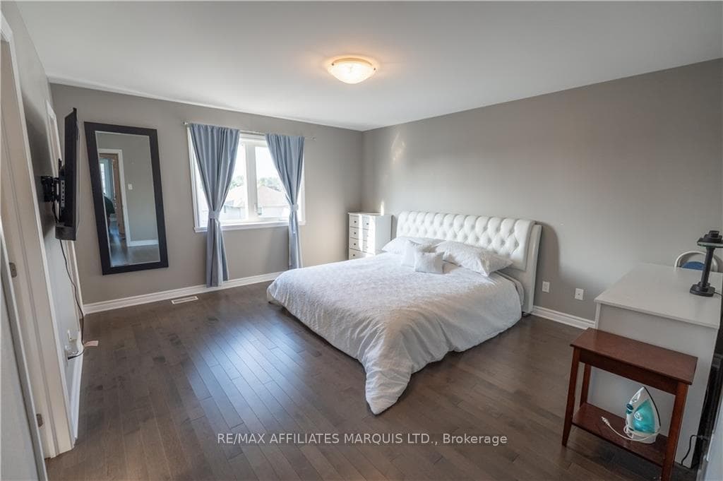 2133 TREMBLAY Avenue photo 11