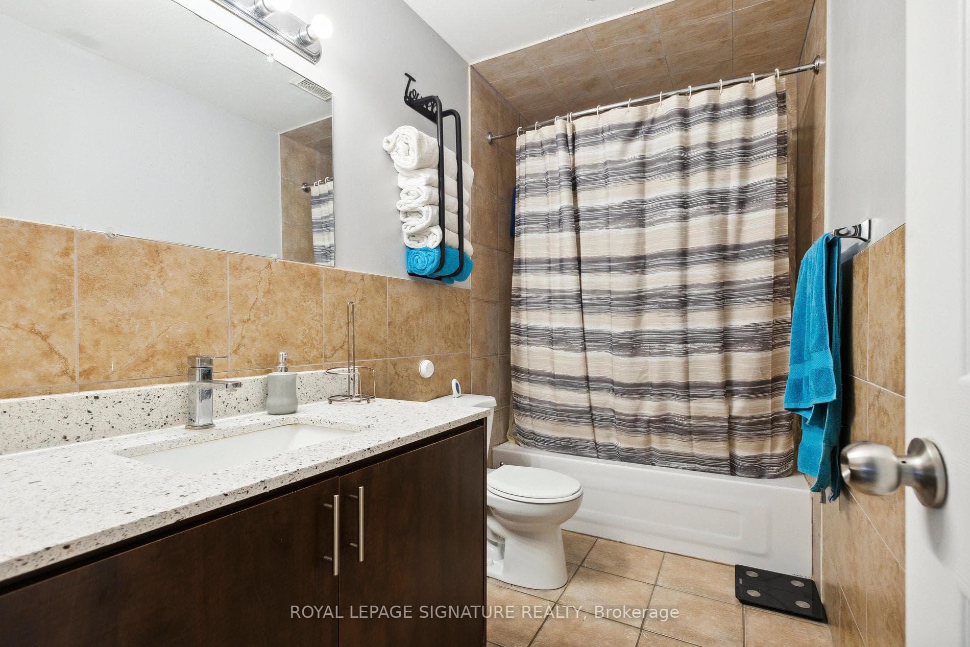 225B Cedarbrae Avenue photo 19