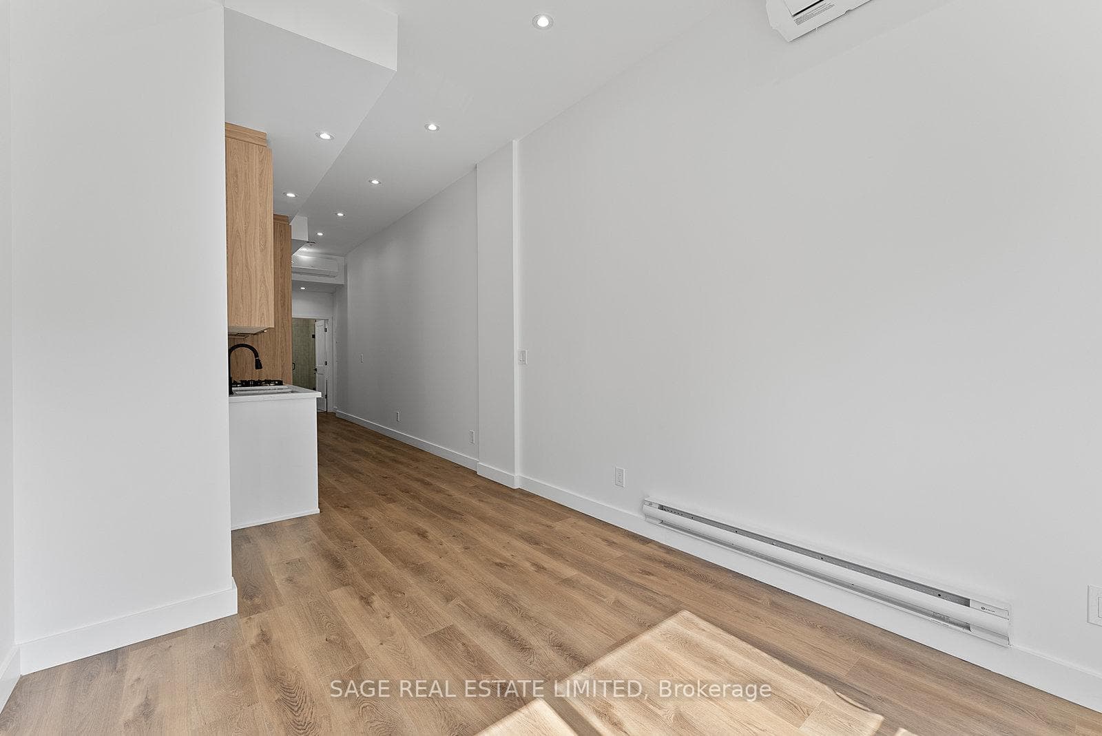 2219 dundas Street Unit 203 photo 15