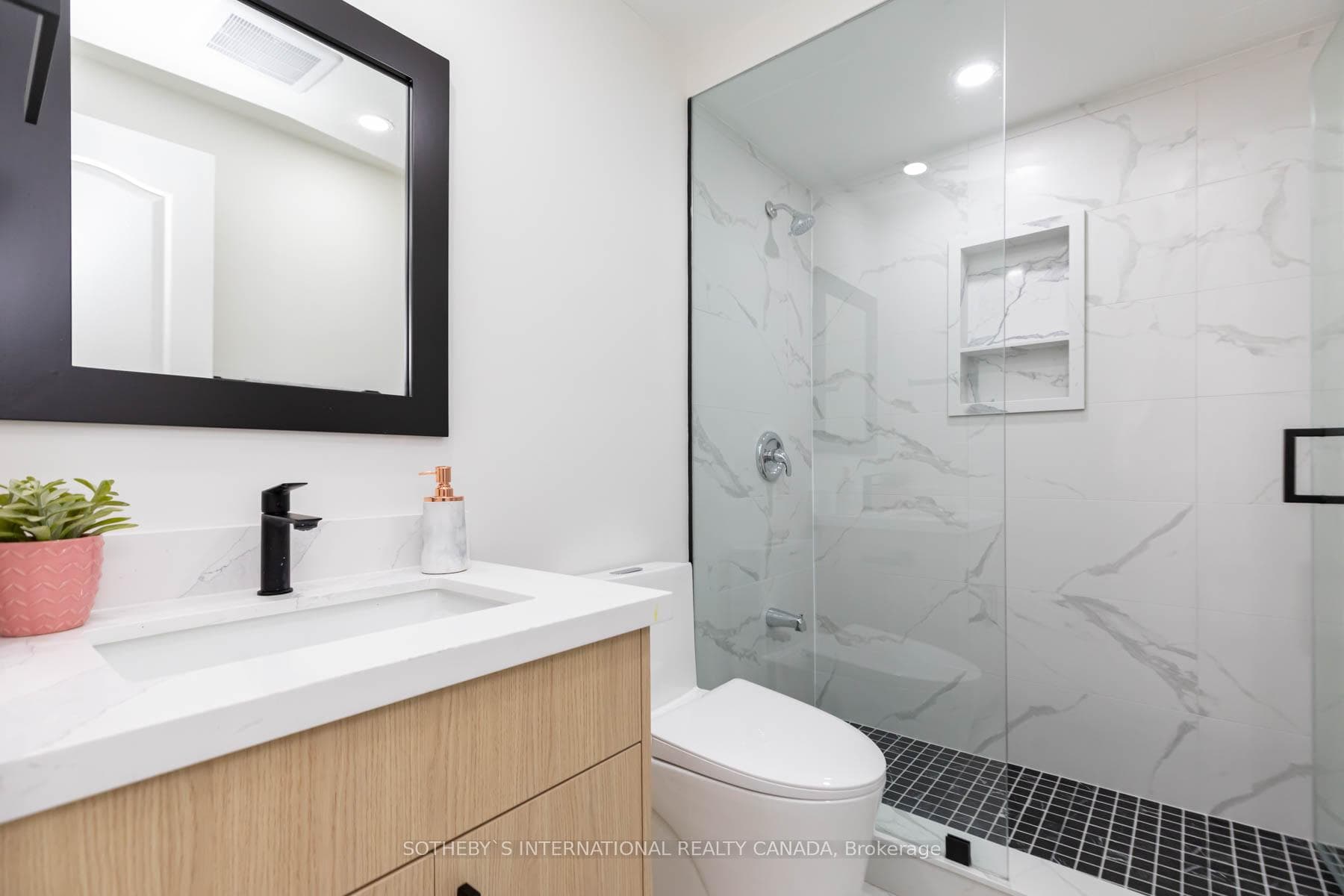 49 Jordanroch Court photo 23