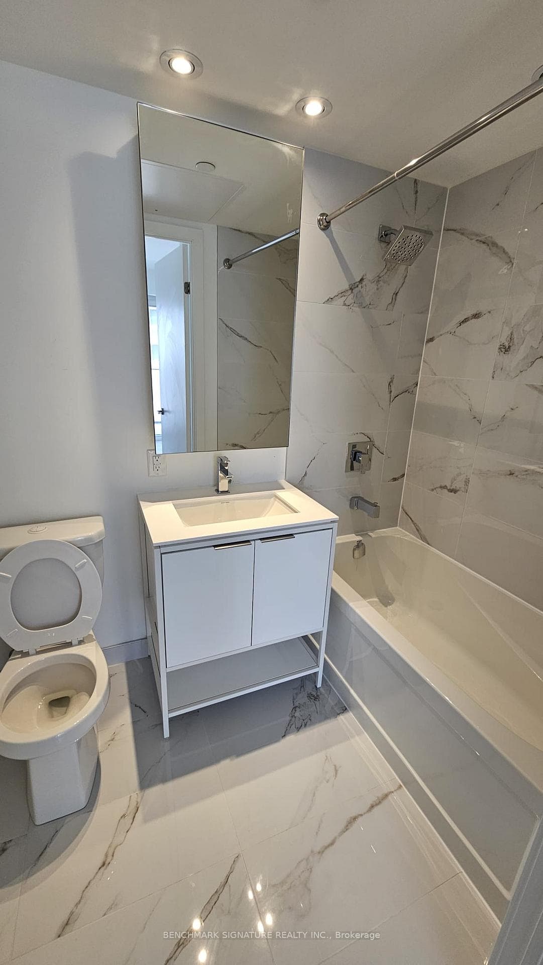77 Shuter Street Unit 610 photo 19